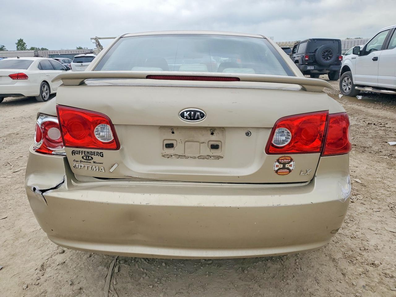 2008 Kia Optima Lx Gold vin: KNAGE123285269044