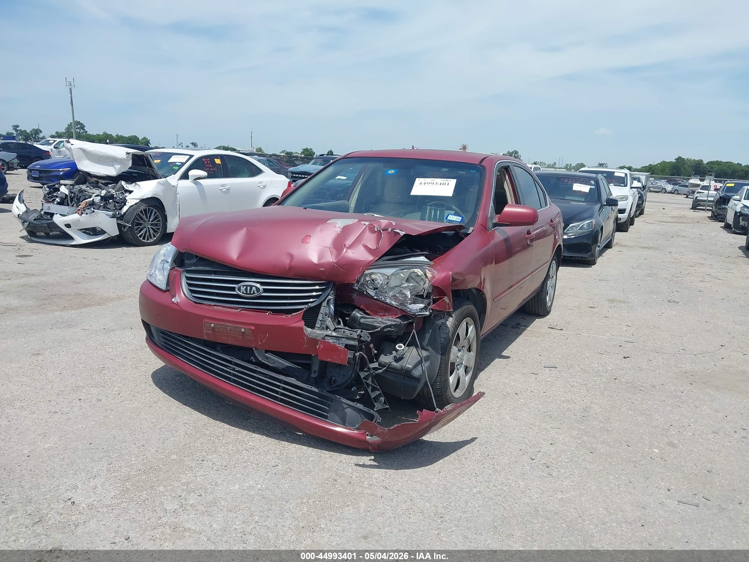 2008 Kia Optima Lx Красный vin: KNAGE123385217986