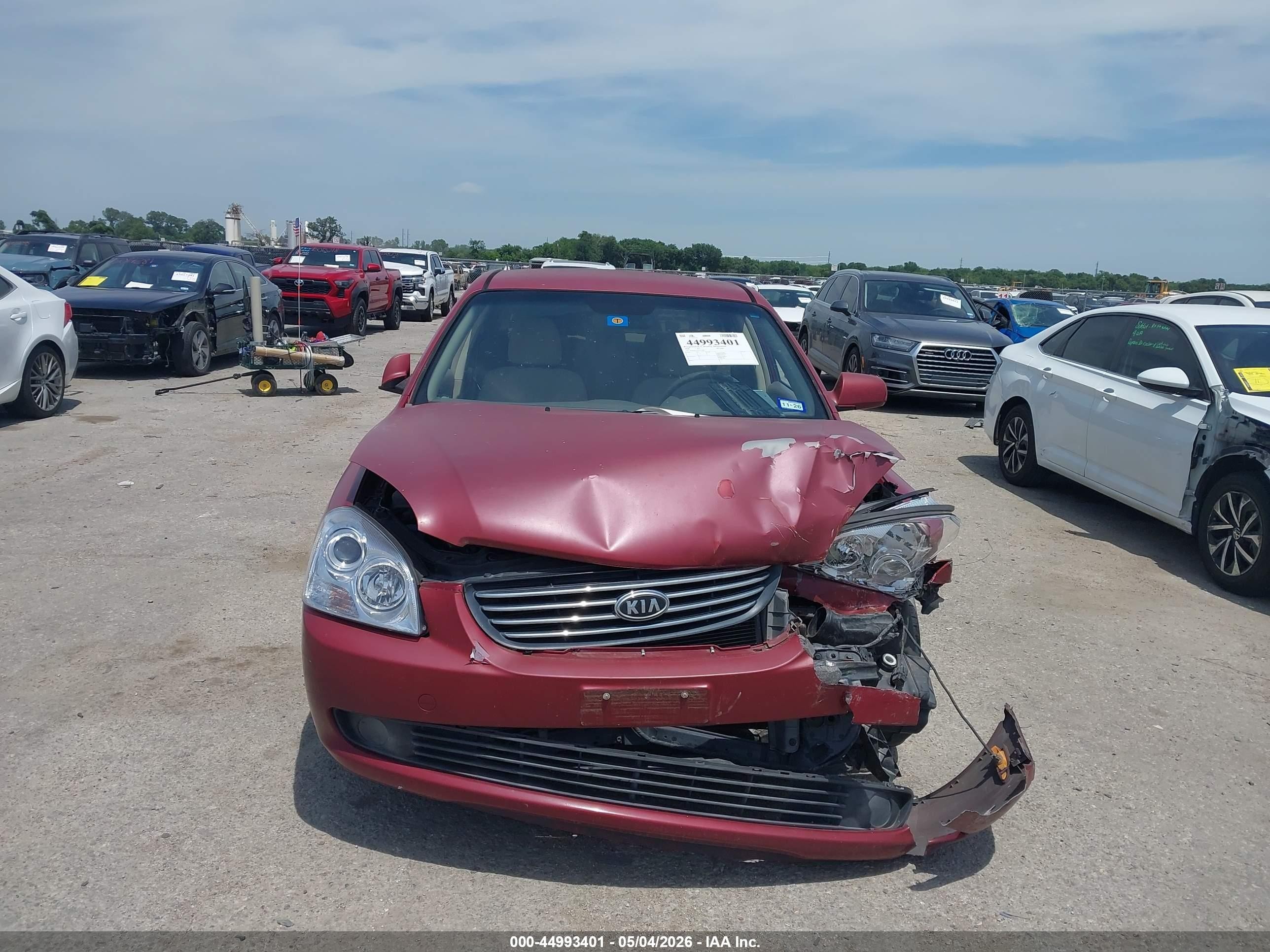 2008 Kia Optima Lx Красный vin: KNAGE123385217986