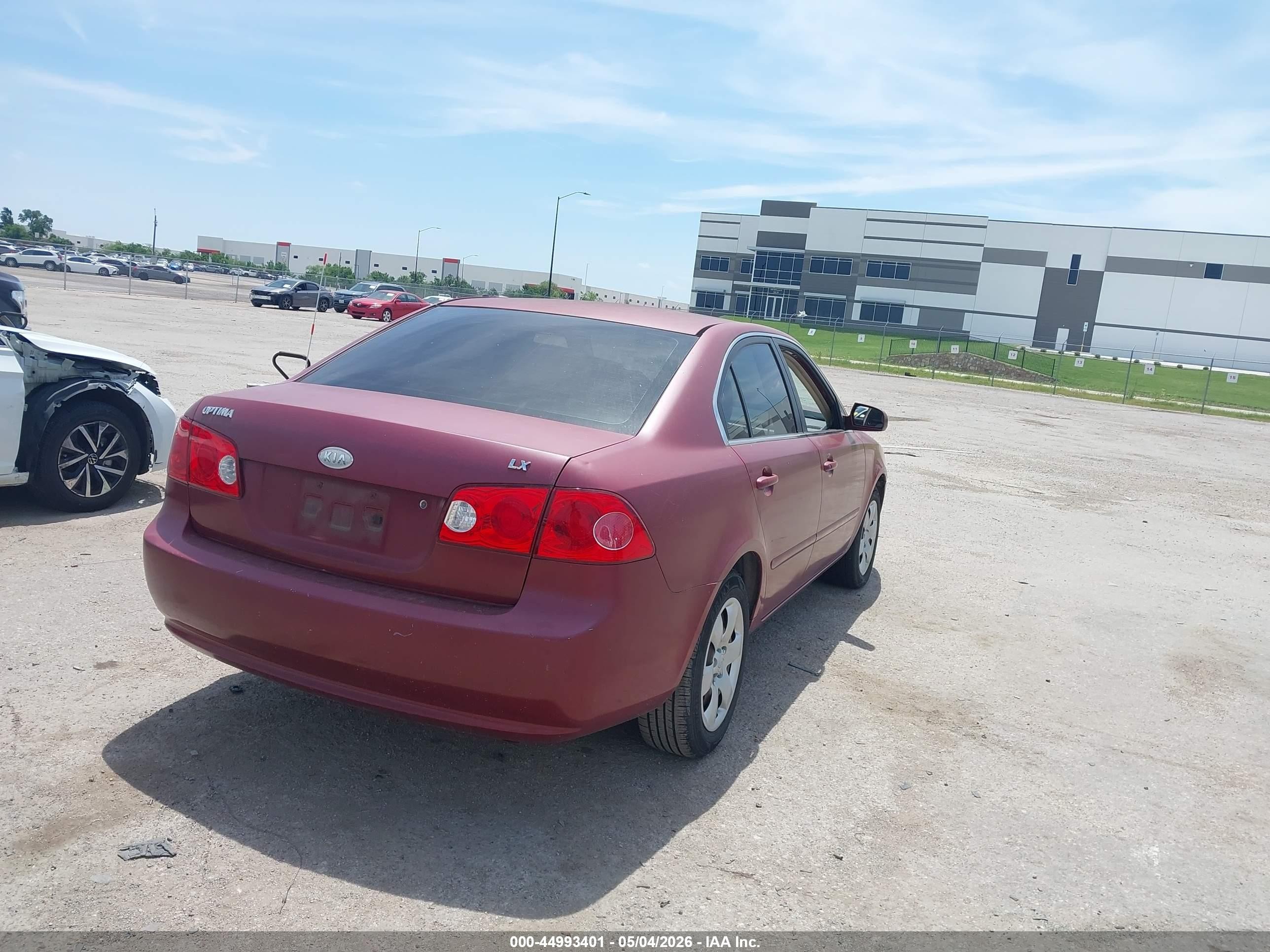 2008 Kia Optima Lx Красный vin: KNAGE123385217986