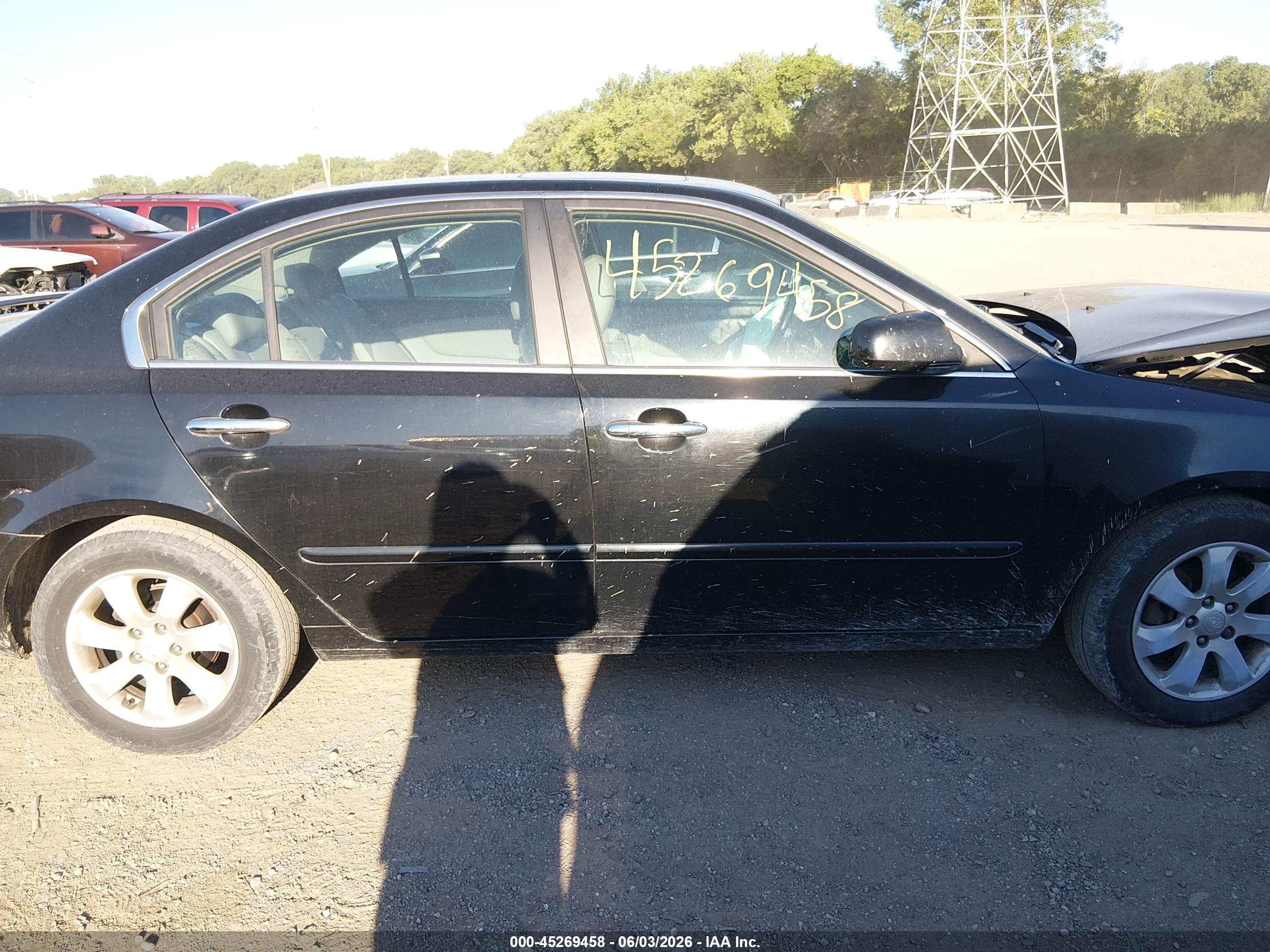 2008 Kia Optima Ex Black vin: KNAGE123385229443