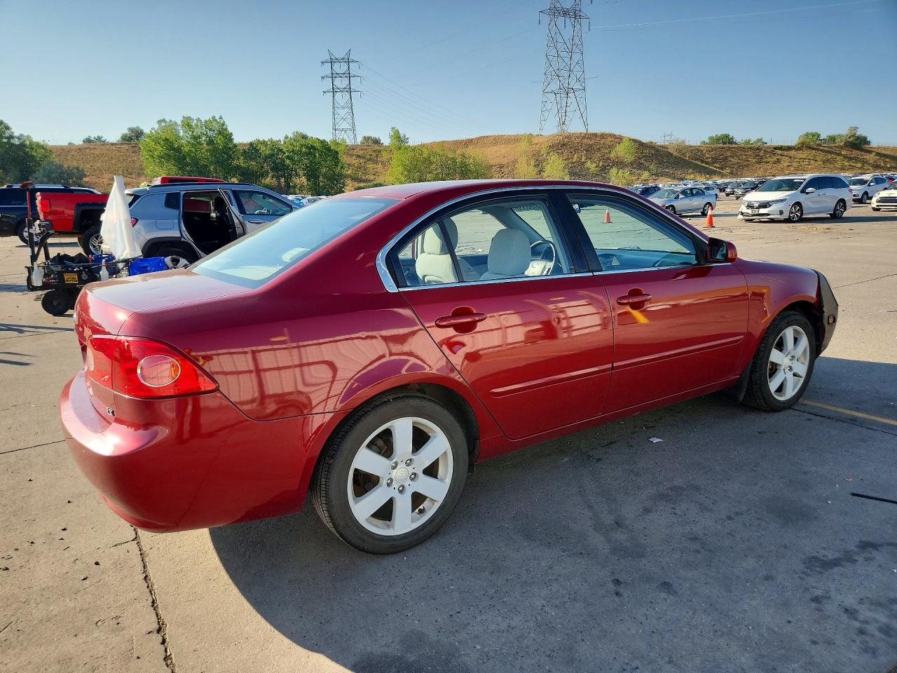 2008 Kia Optima Lx Red vin: KNAGE123385239275