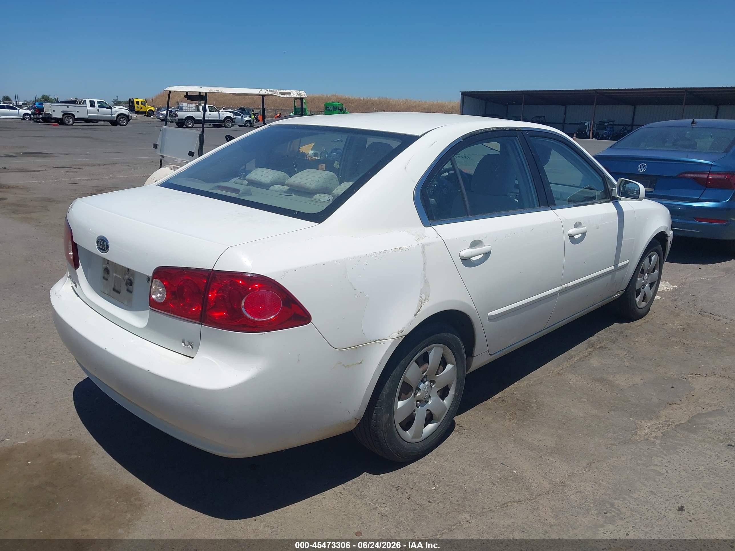 2007 Kia Optima Lx White vin: KNAGE123475125638