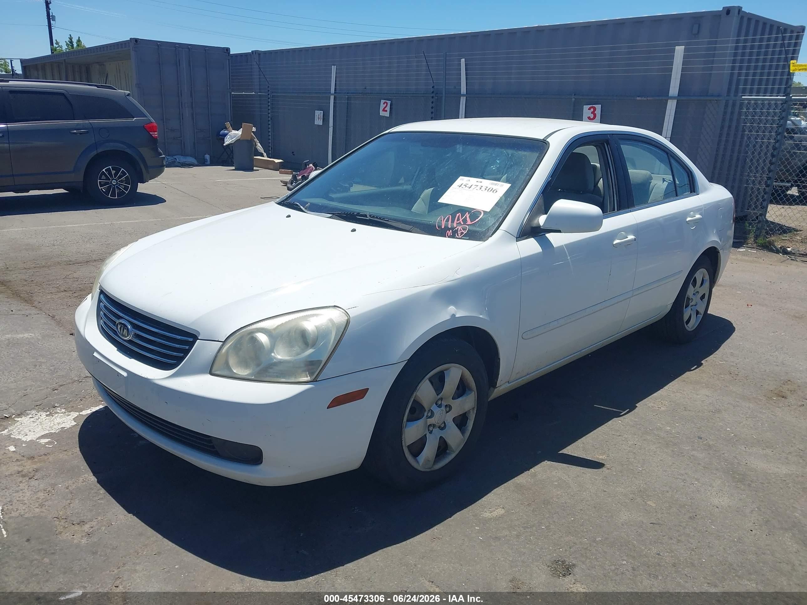 2007 Kia Optima Lx White vin: KNAGE123475125638