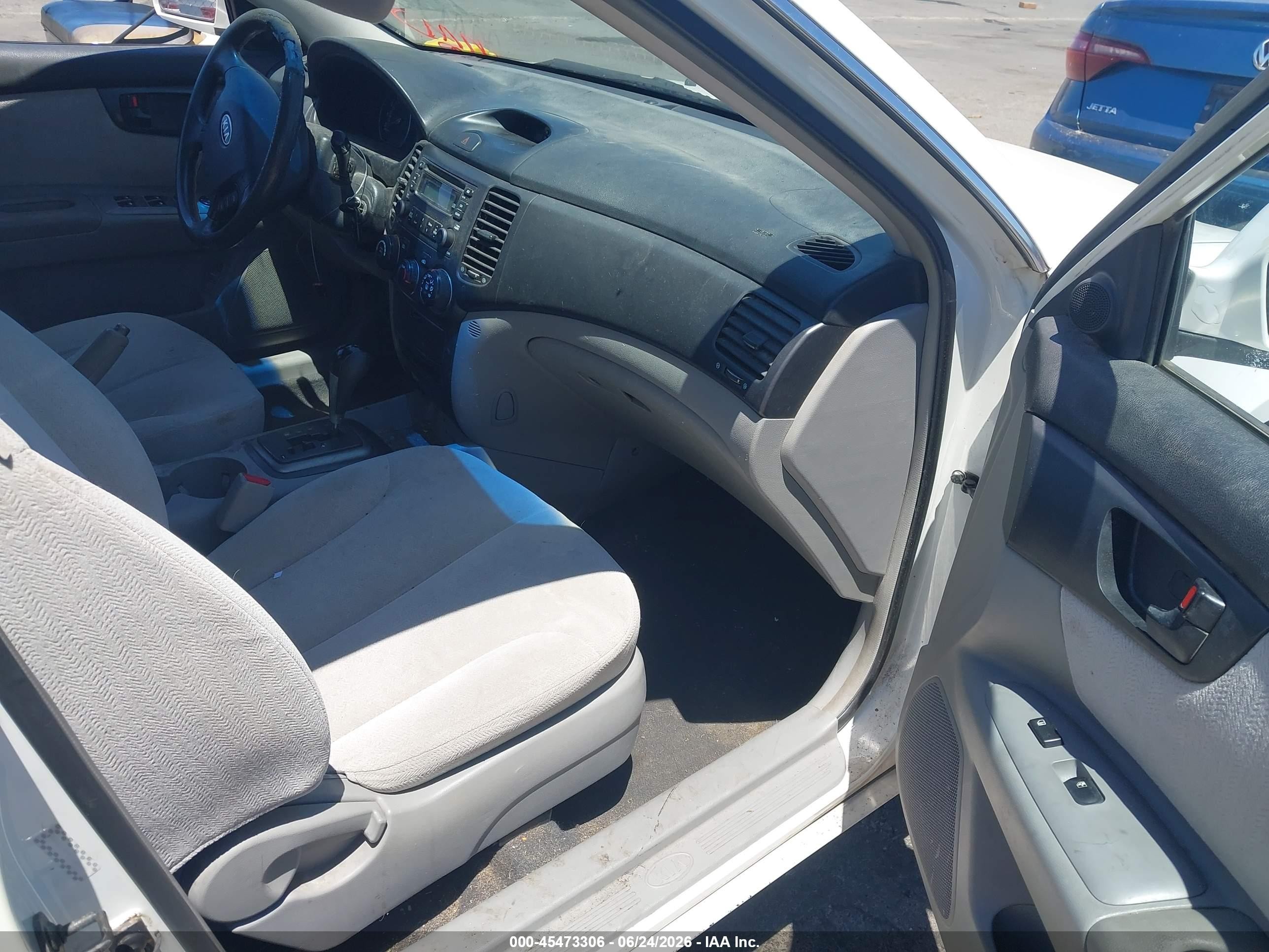 2007 Kia Optima Lx White vin: KNAGE123475125638