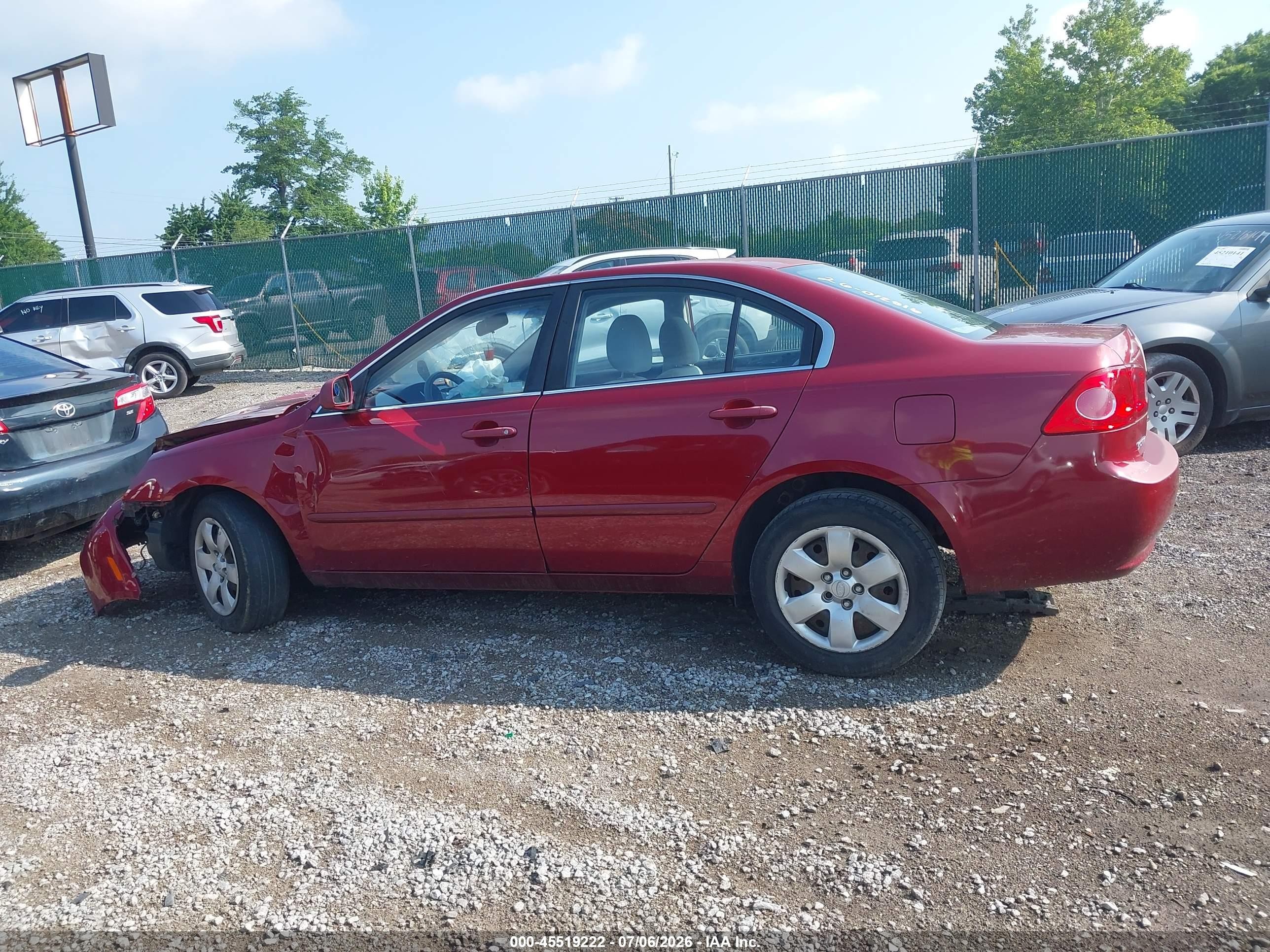 2008 Kia Optima Lx Maroon vin: KNAGE123485222615