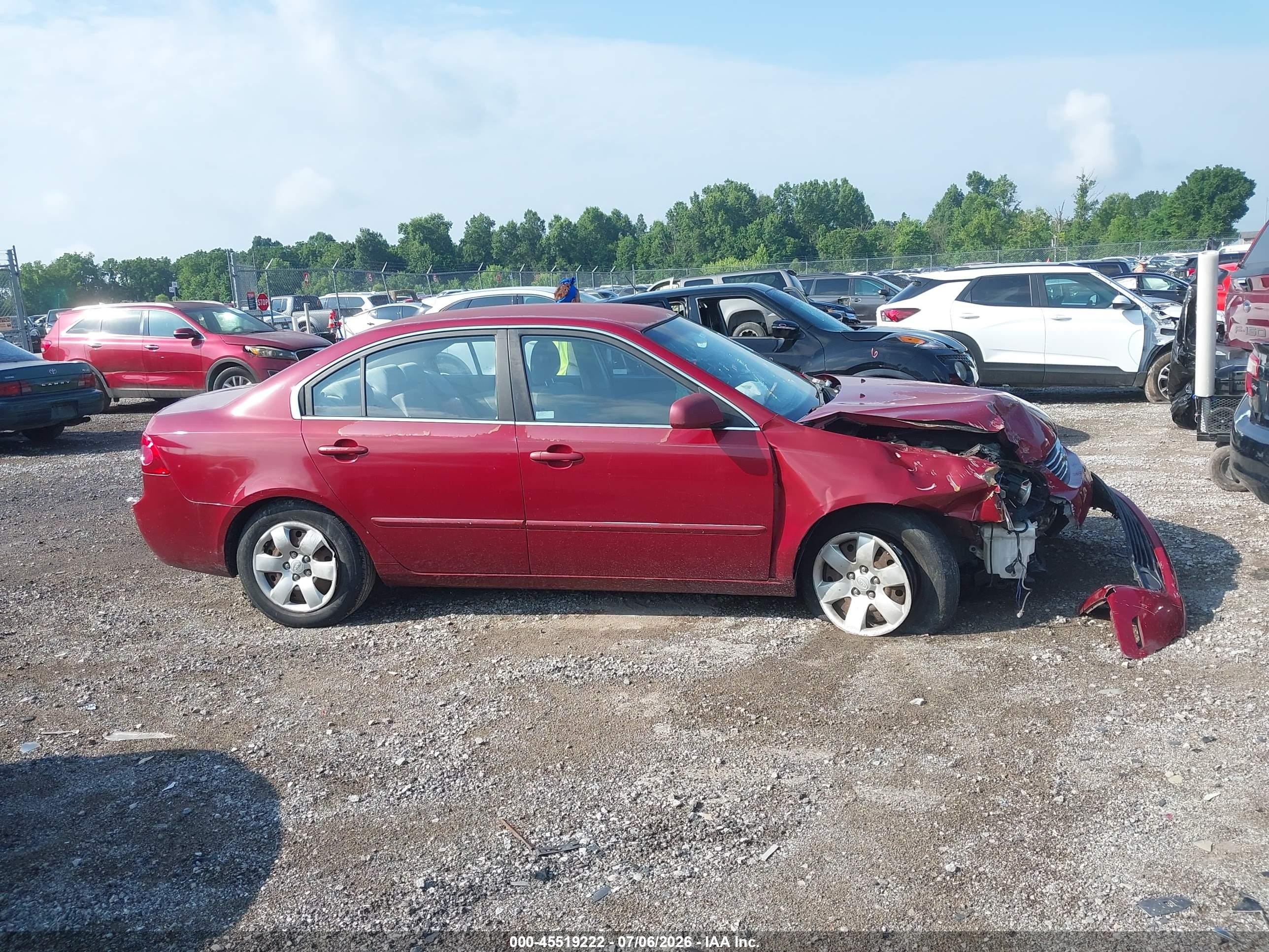 2008 Kia Optima Lx Maroon vin: KNAGE123485222615