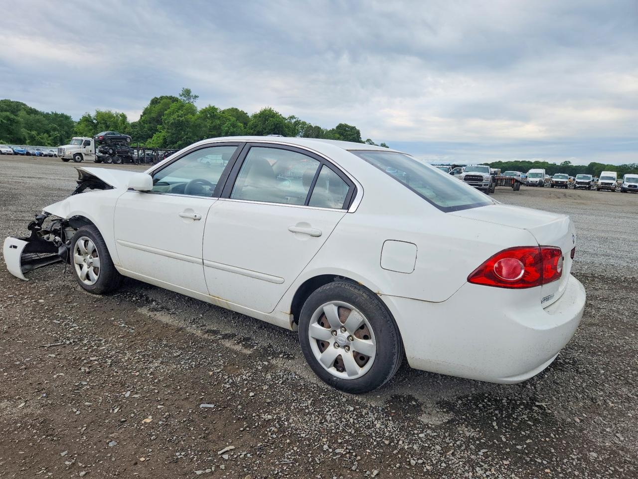 2007 Kia Optima Lx White vin: KNAGE123675104967