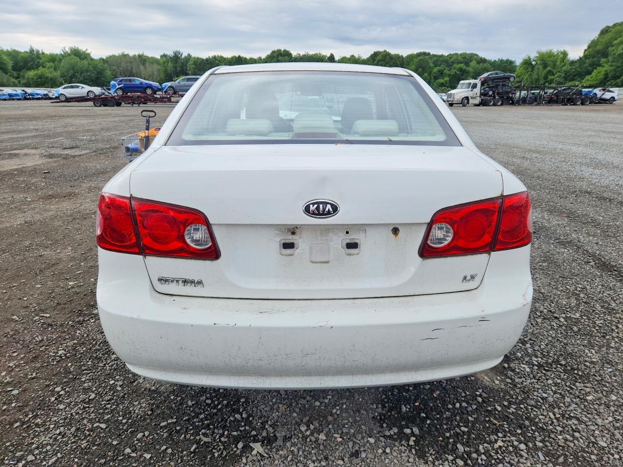 2007 Kia Optima Lx White vin: KNAGE123675104967