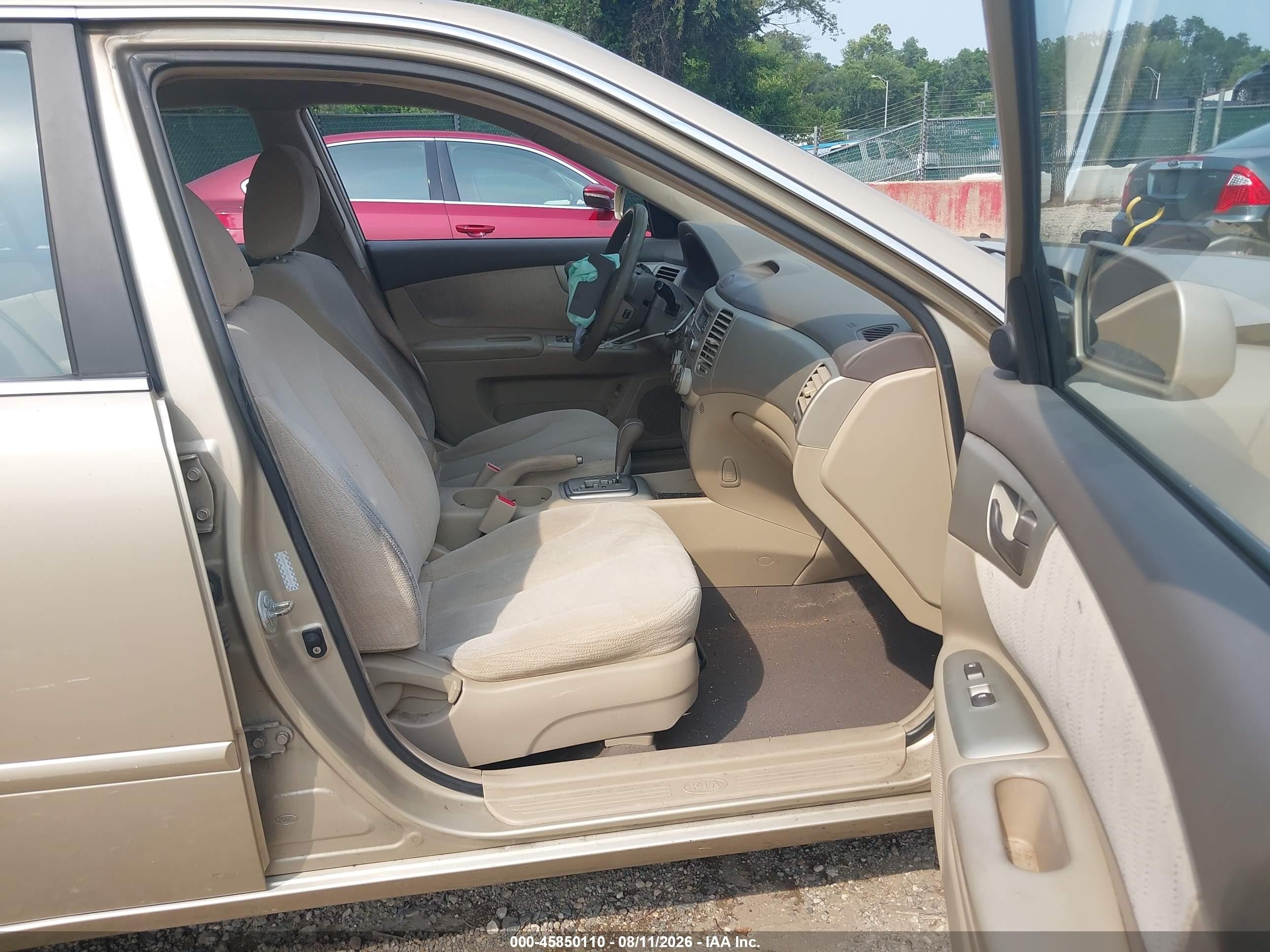 2007 Kia Optima Lx Cream vin: KNAGE123675164196