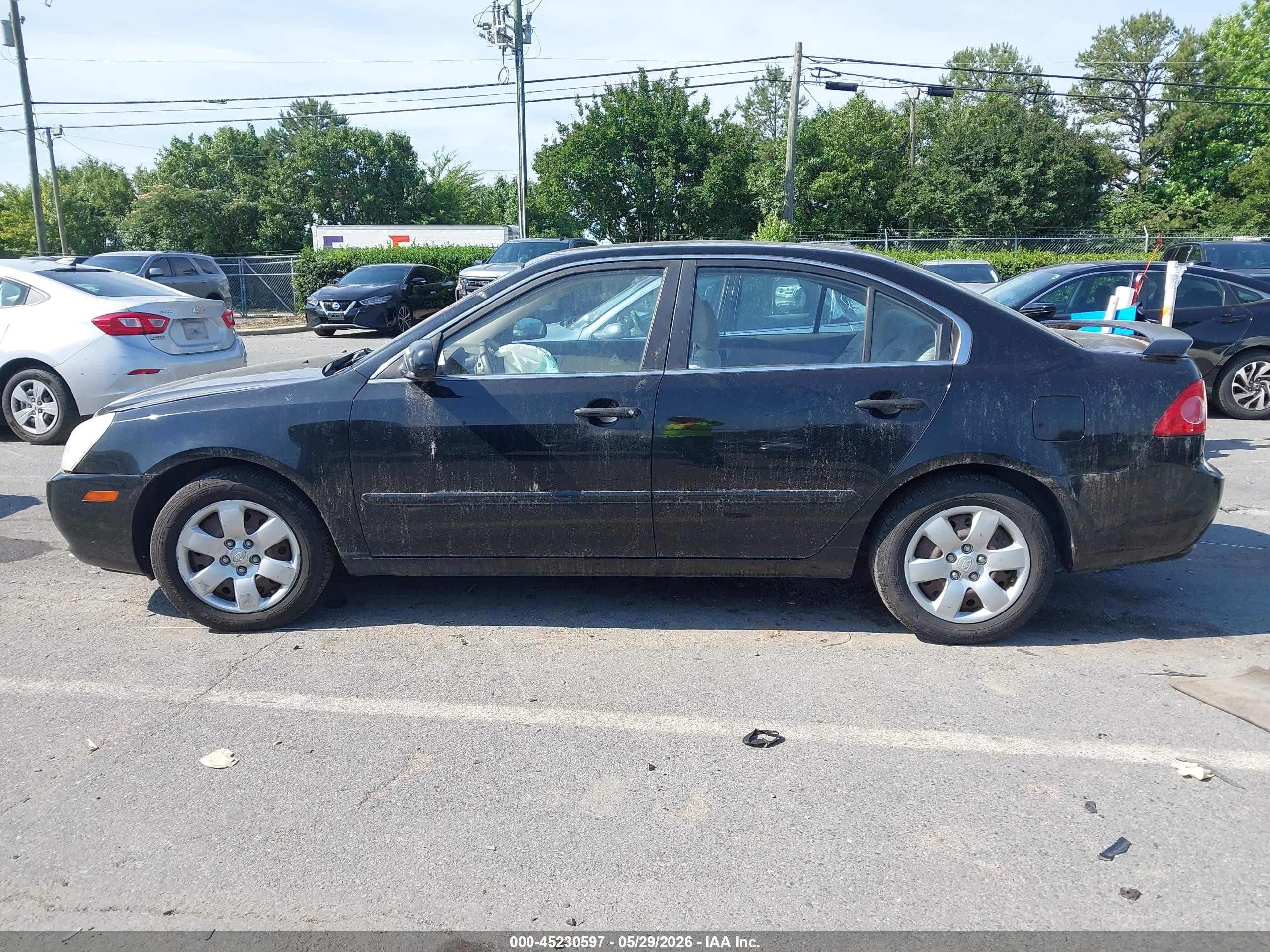 2008 Kia Optima Lx Black vin: KNAGE123685235138