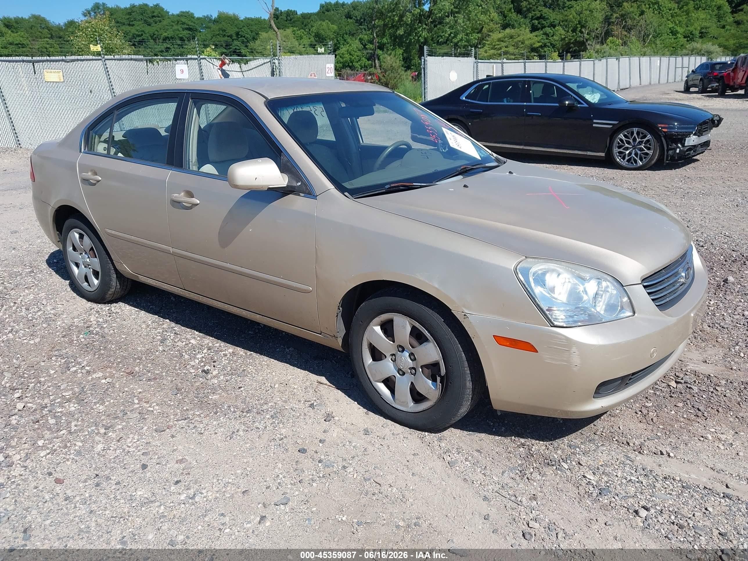 2007 Kia Optima Lx Gold vin: KNAGE123875121754