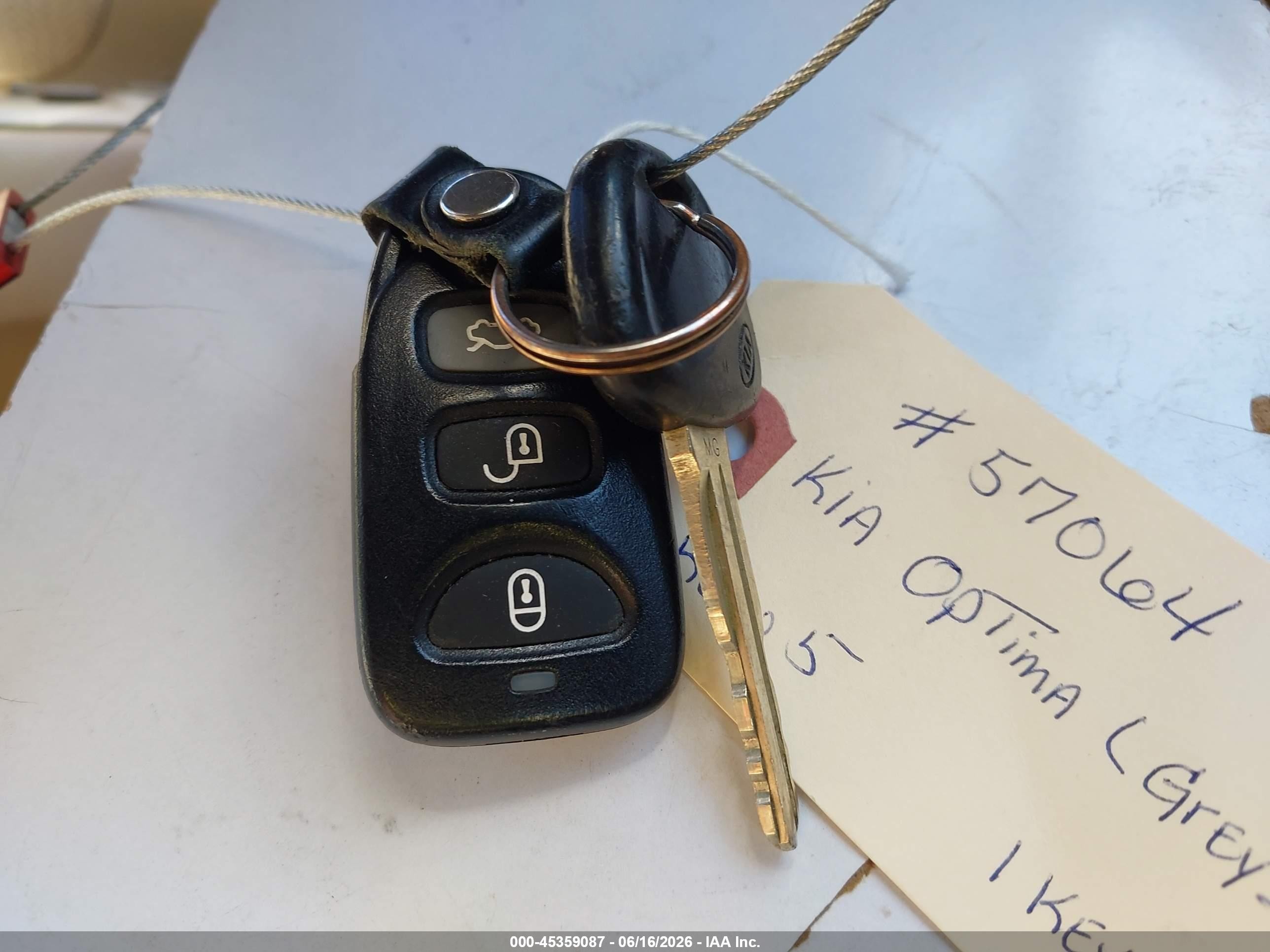2007 Kia Optima Lx Gold vin: KNAGE123875121754