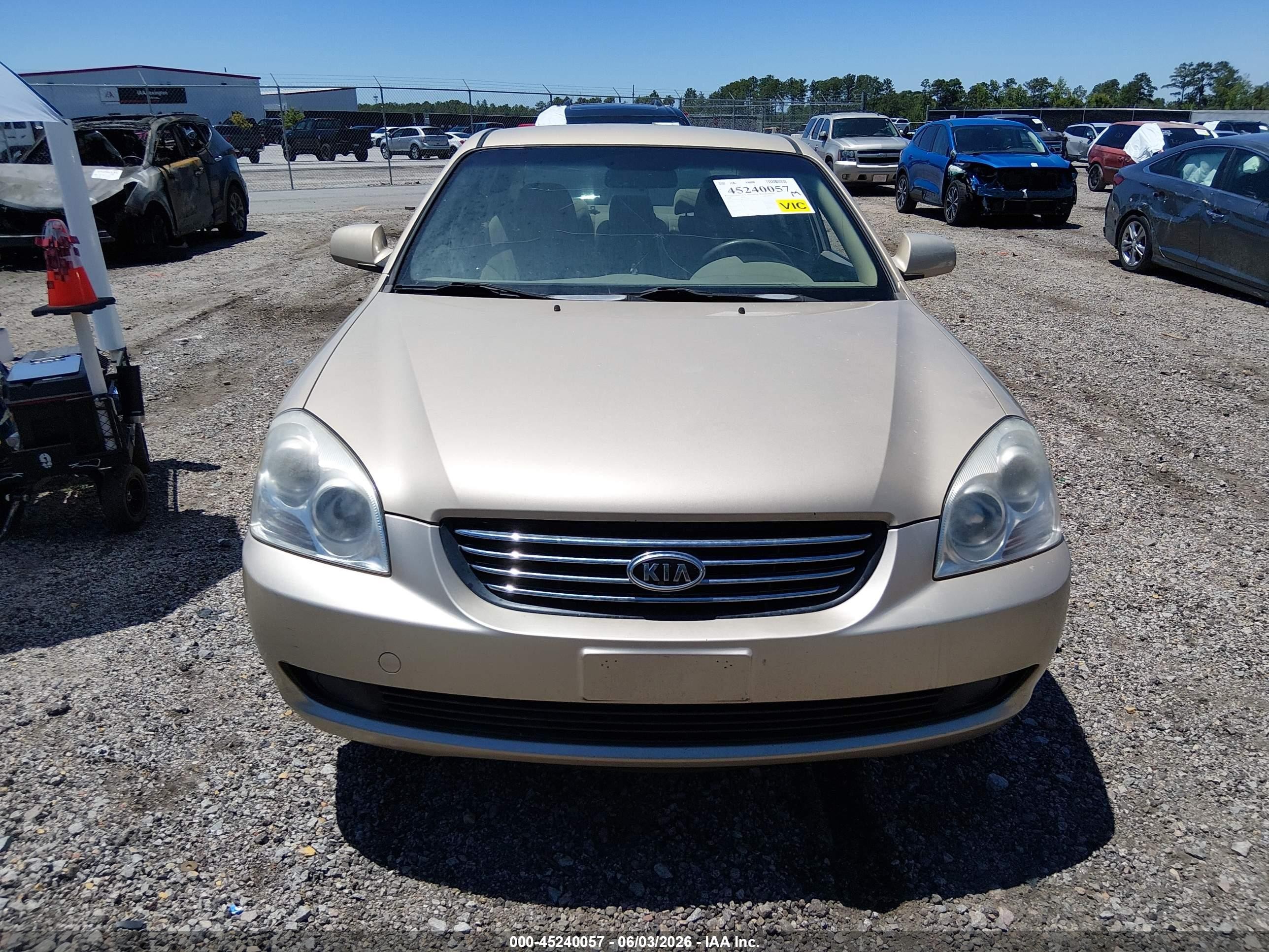 2008 Kia Optima Lx Cream vin: KNAGE123885222584