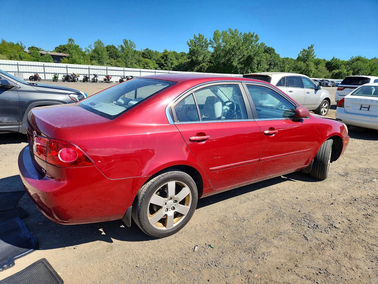 2007 Kia Optima Lx Burgundy vin: KNAGE123975139857