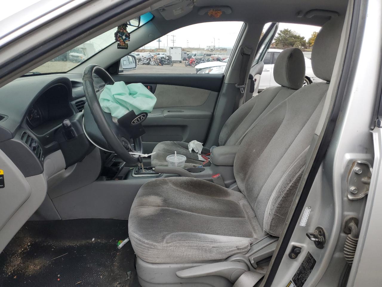 2007 Kia Optima Lx Серебряный vin: KNAGE123975145805