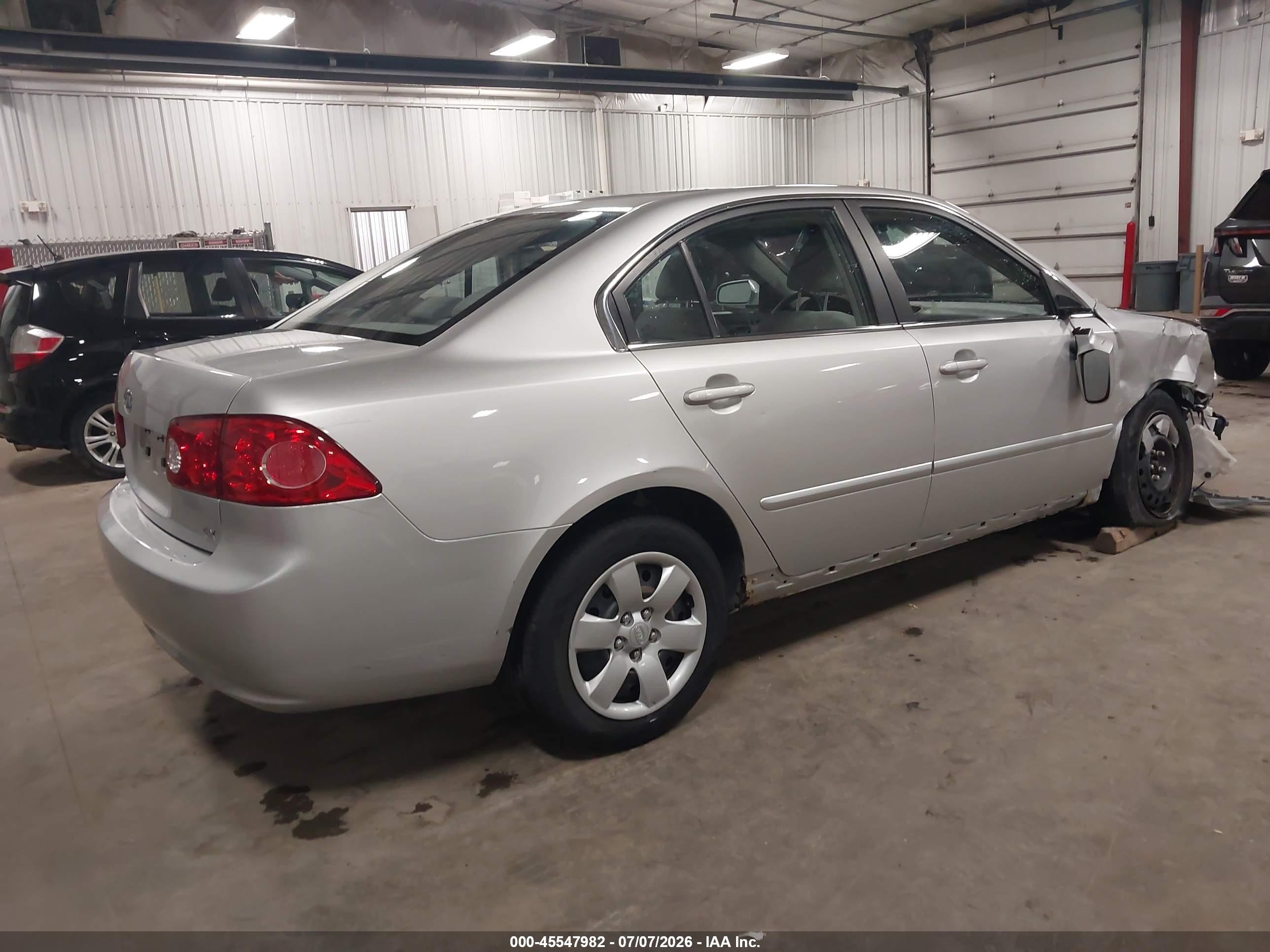 2008 Kia Optima Lx Silver vin: KNAGE123985202733