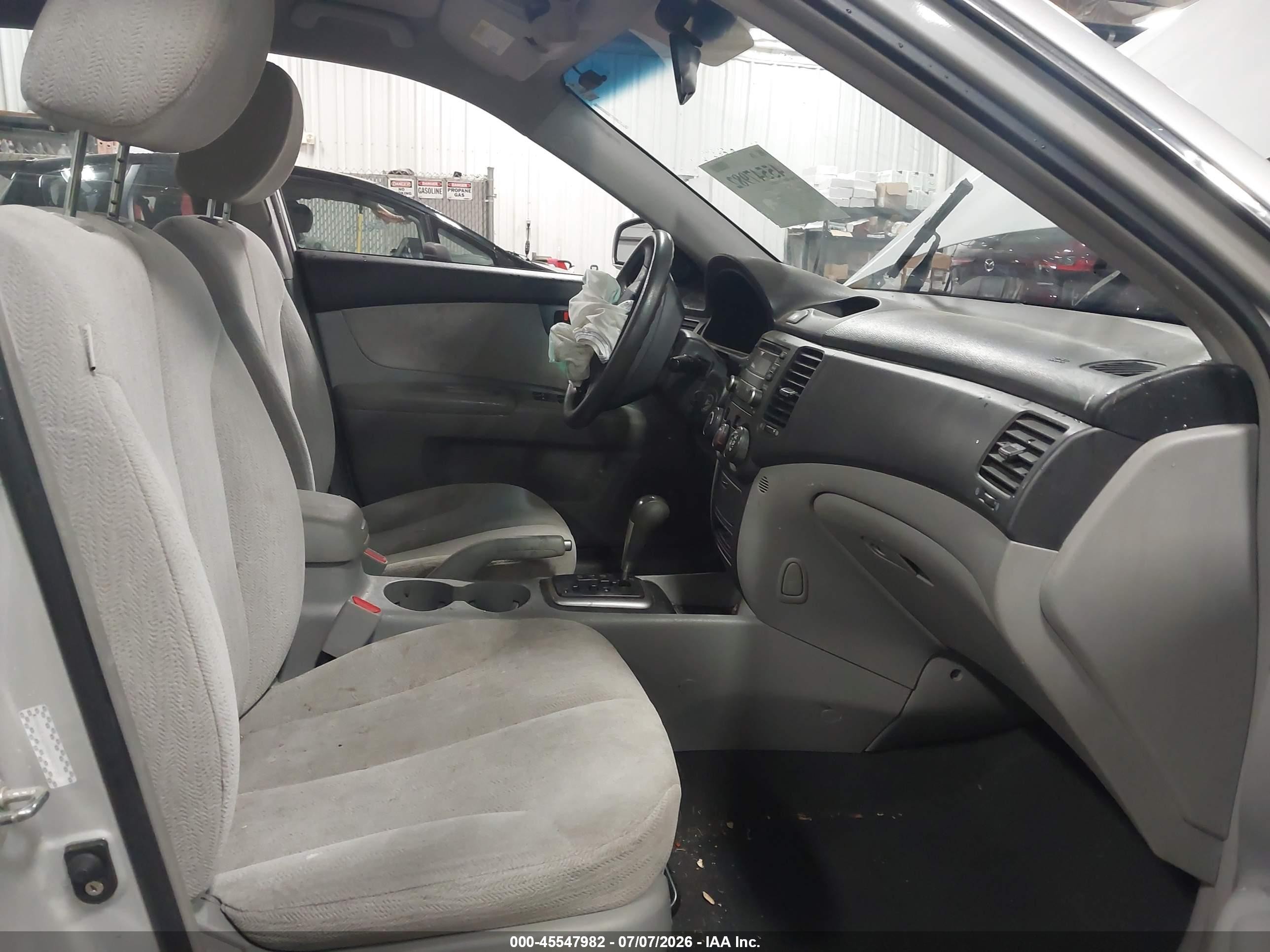 2008 Kia Optima Lx Silver vin: KNAGE123985202733