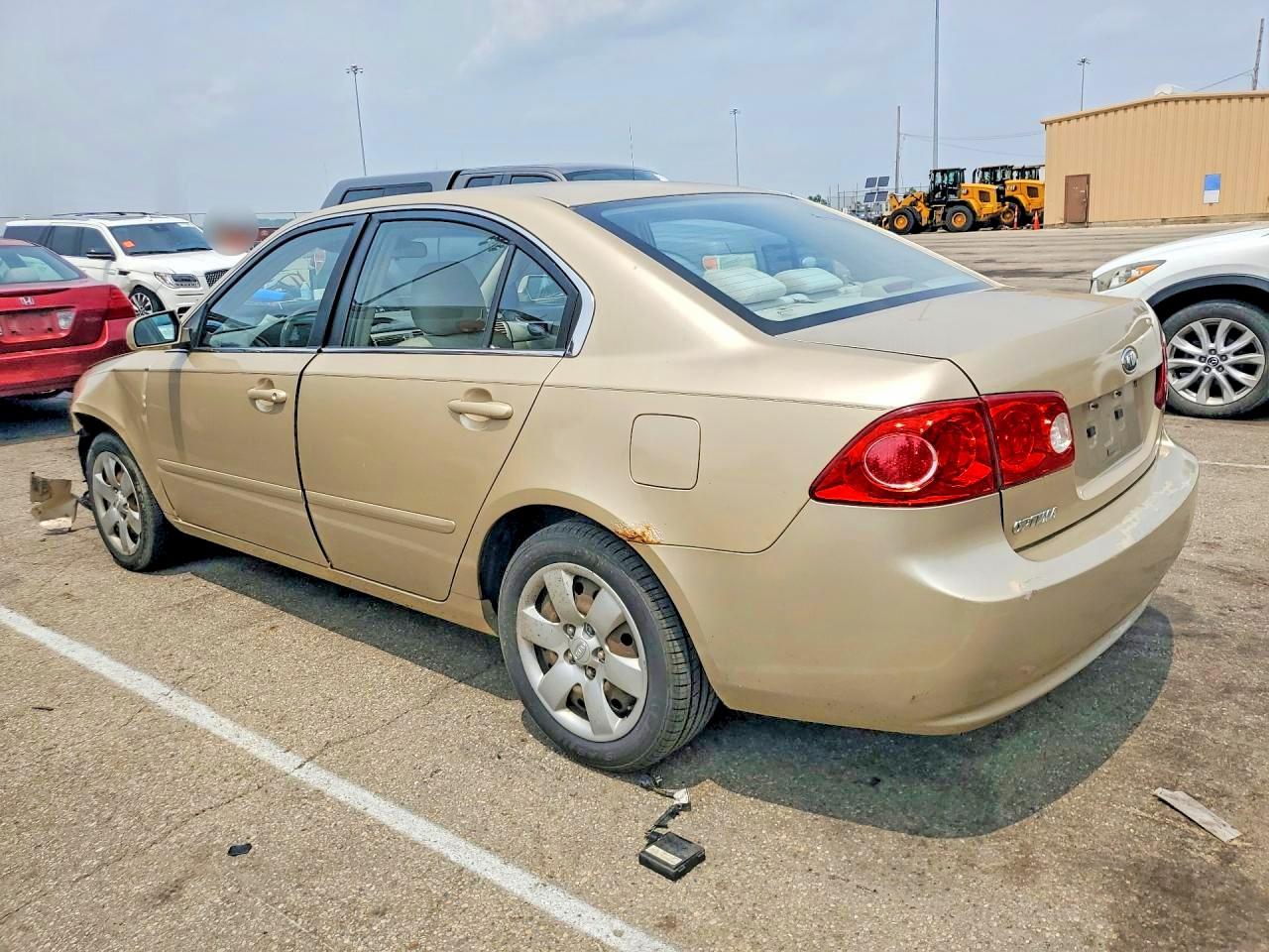 2008 Kia Optima Lx Beige vin: KNAGE123985203350