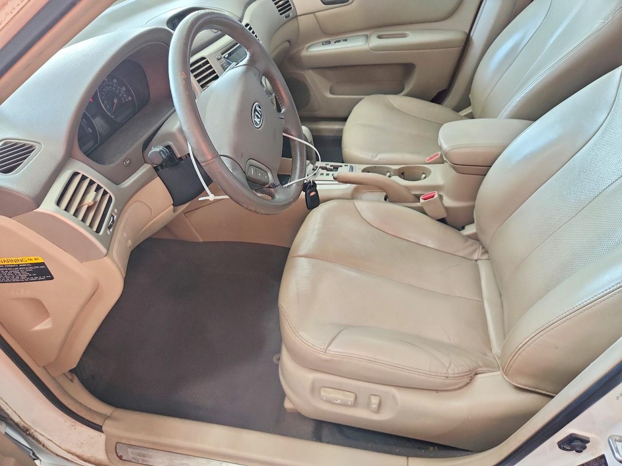 2008 Kia Optima Lx White vin: KNAGE123985213795