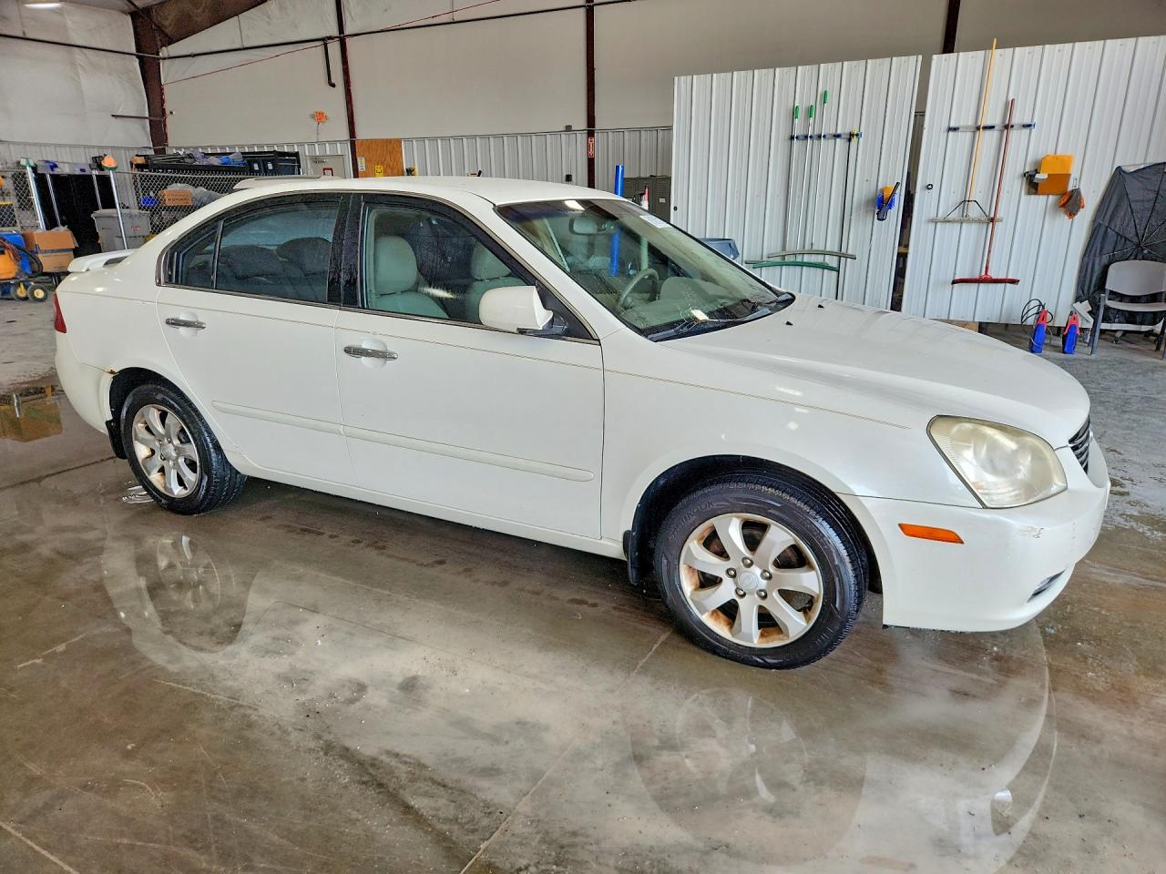 2008 Kia Optima Lx White vin: KNAGE123985213795