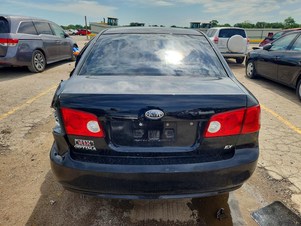 2008 Kia Optima Lx Черный vin: KNAGE123985238969