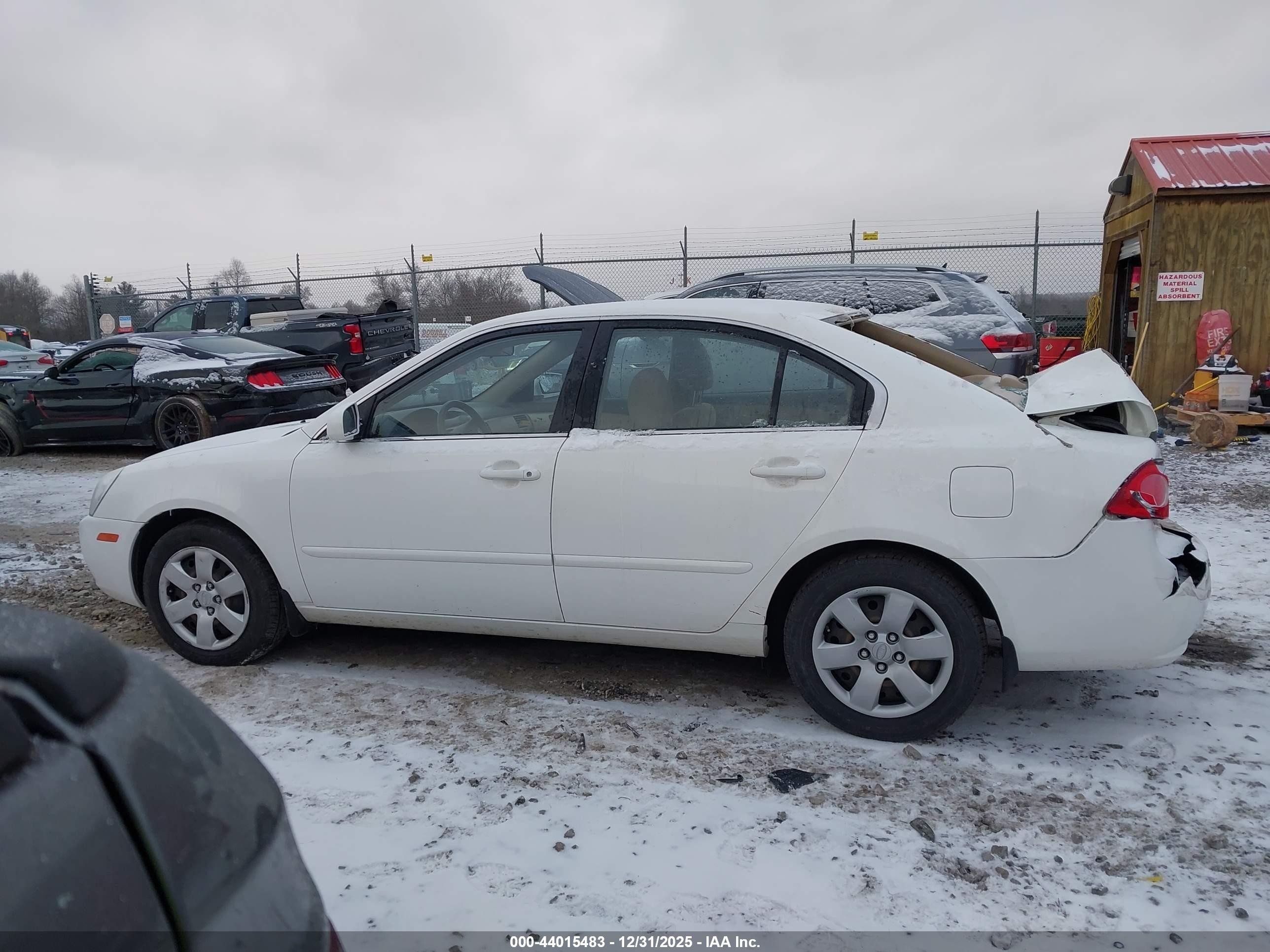 2007 Kia Optima Lx White vin: KNAGE123X75106804