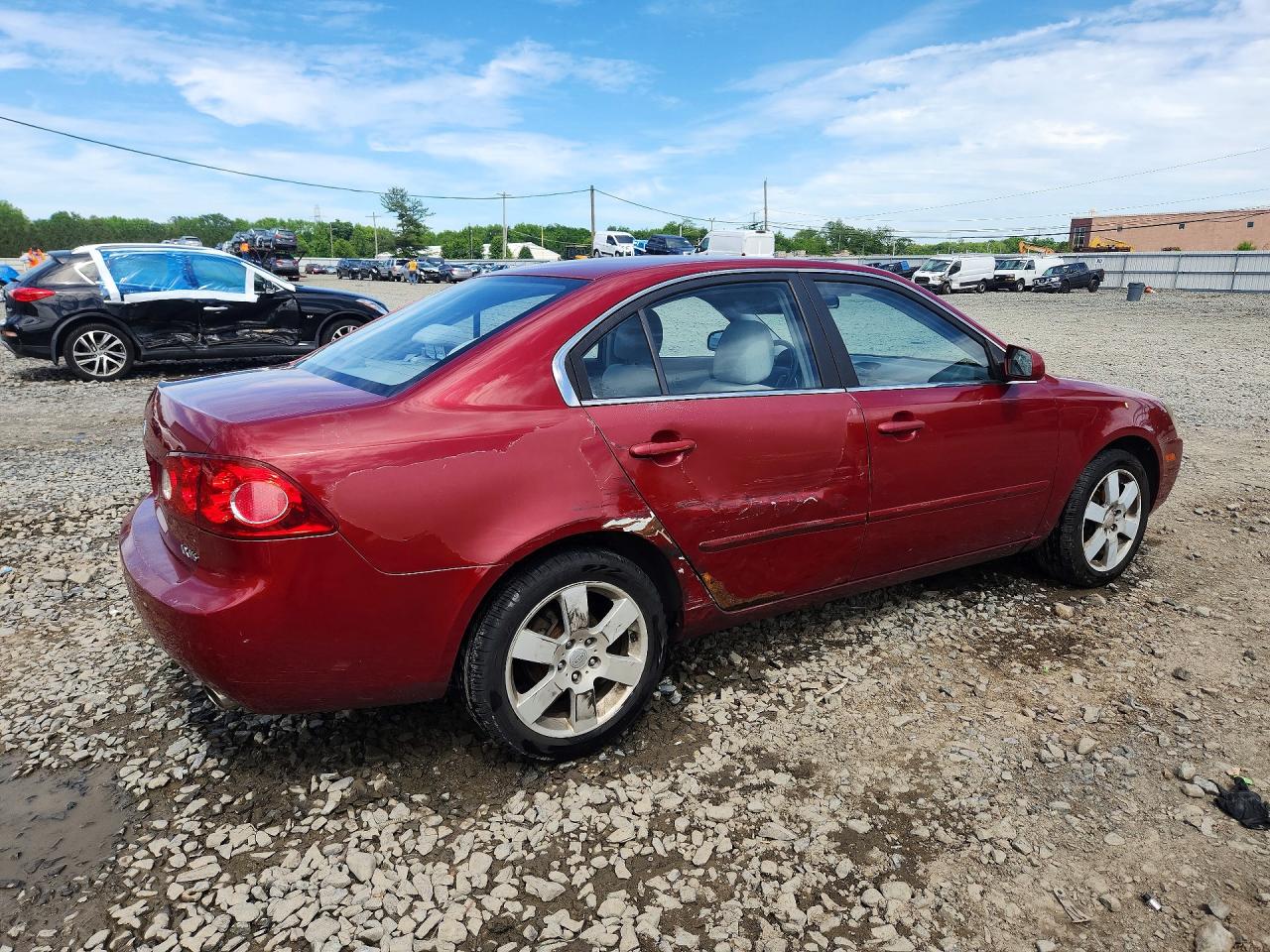 2007 Kia Optima Lx/ex Red vin: KNAGE124375146358