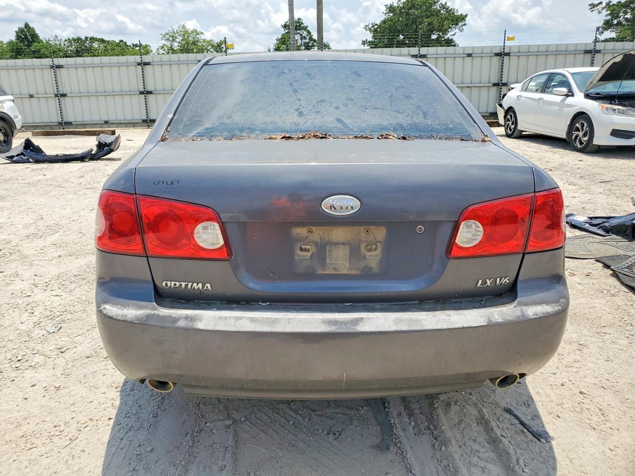 2008 Kia Optima Серебряный vin: KNAGE124385170824