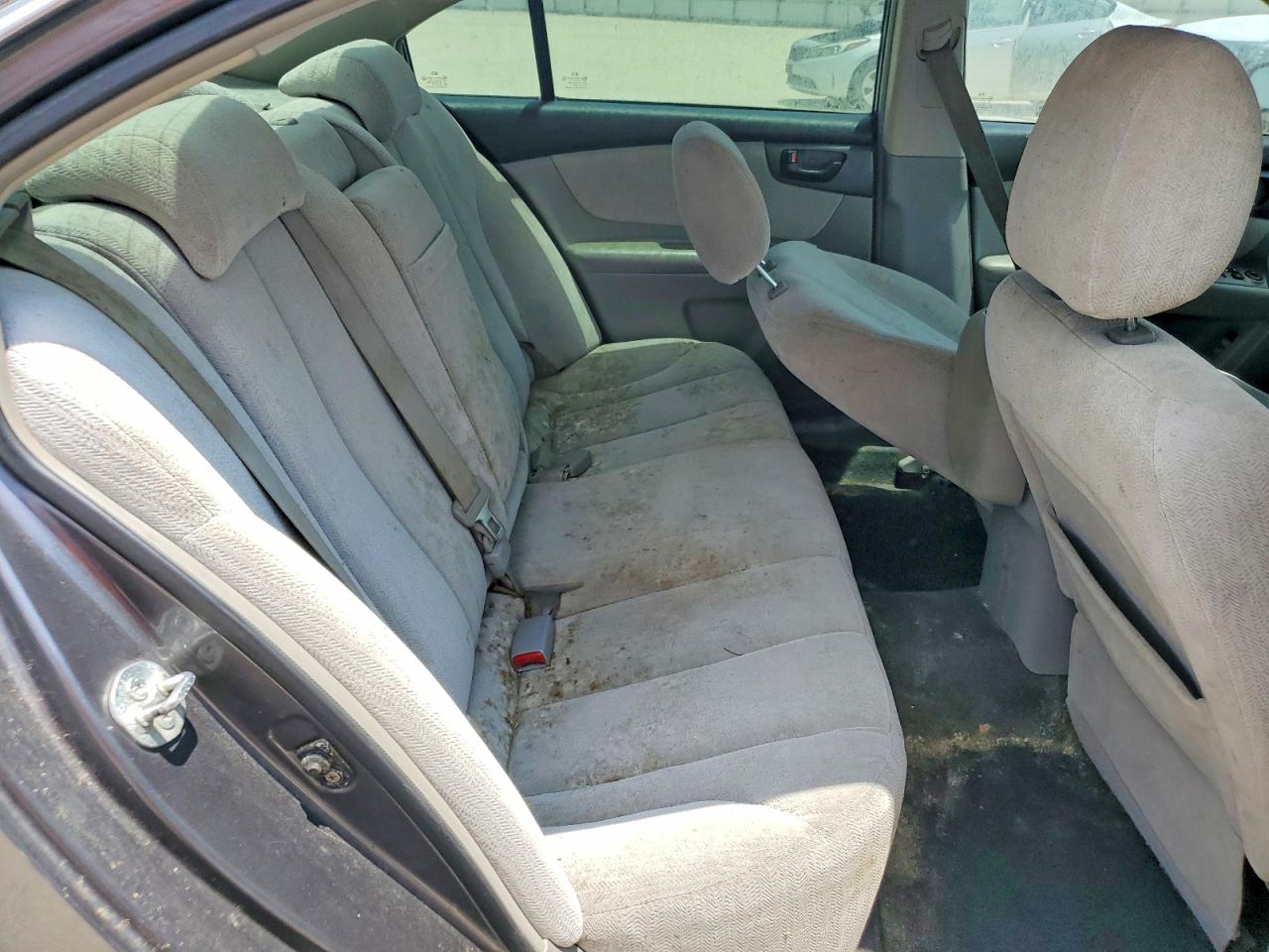 2008 Kia Optima Серебряный vin: KNAGE124385170824