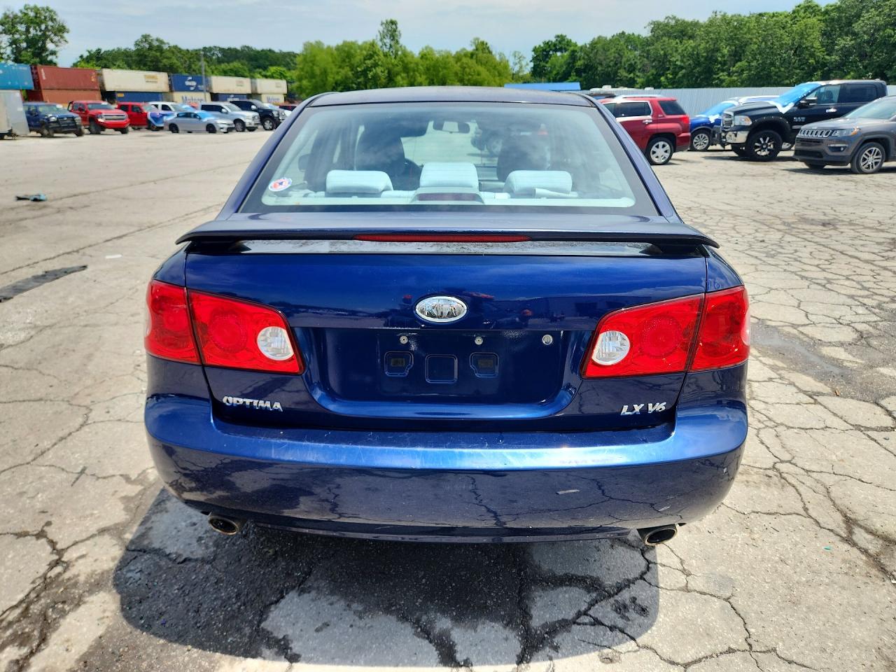2008 Kia Optima Lx Blue vin: KNAGE124585235530