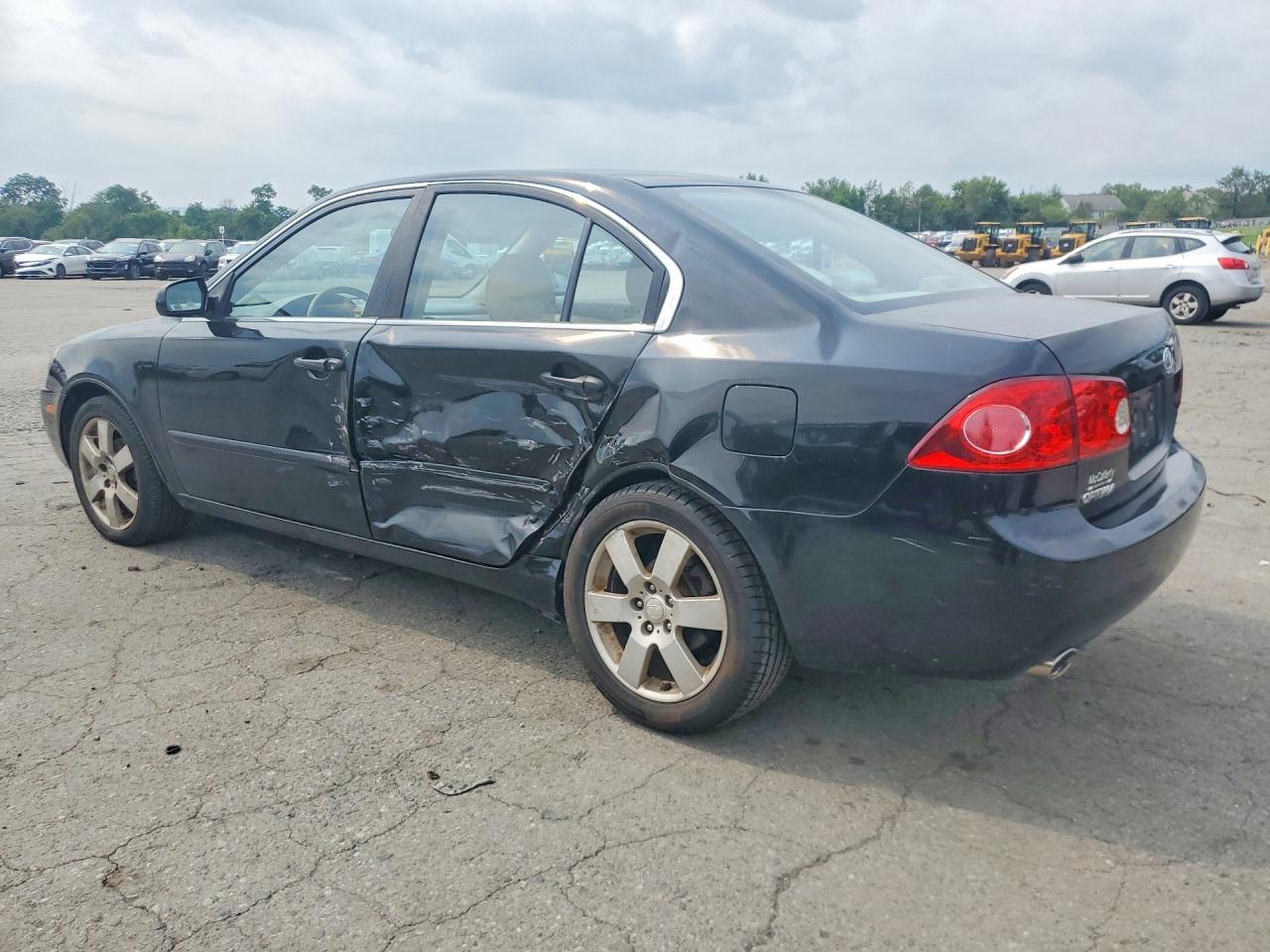 2007 Kia Optima Lx Black vin: KNAGE124675126816