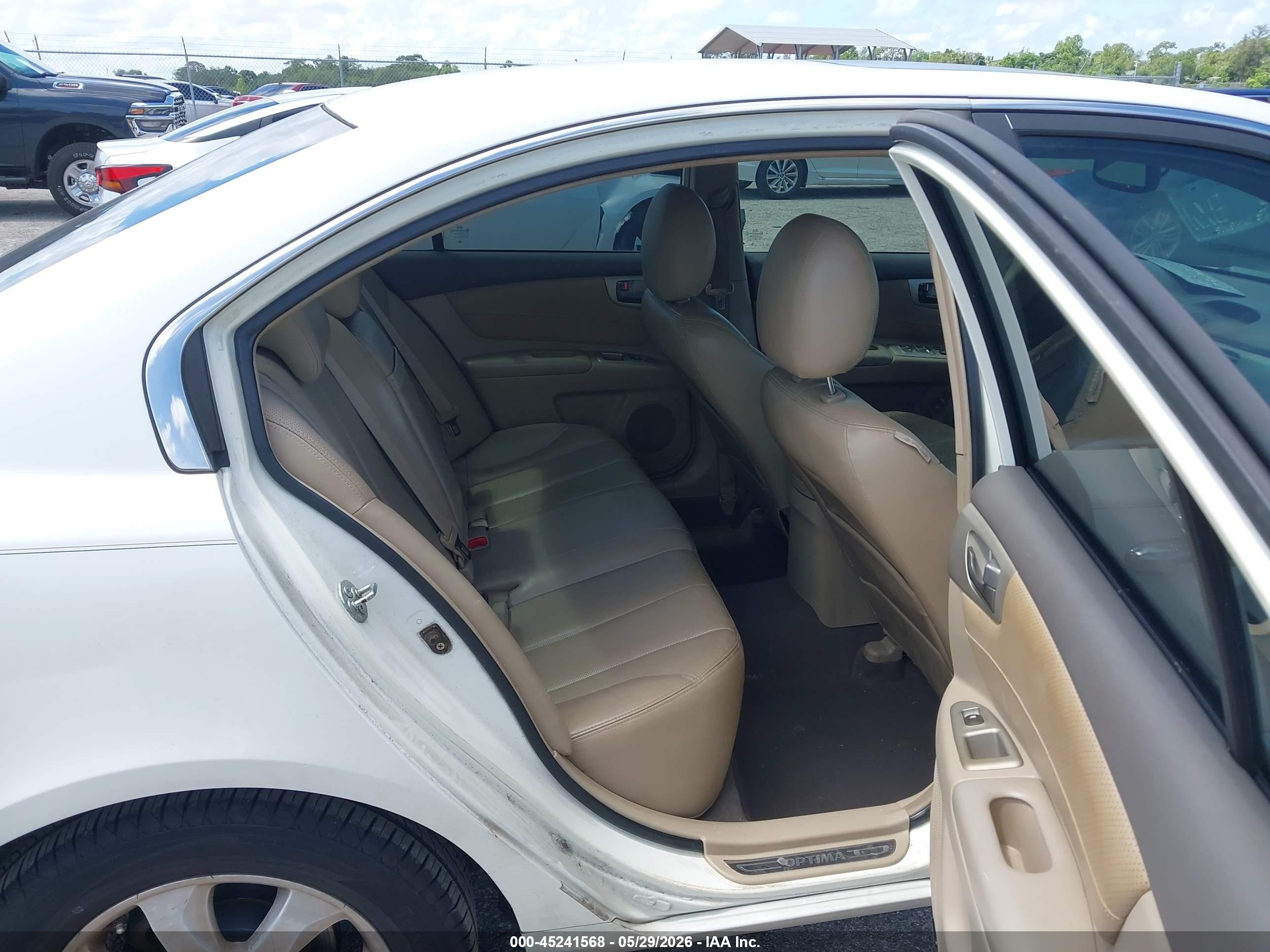 2007 Kia Optima Ex V6 Белый vin: KNAGE124975153783