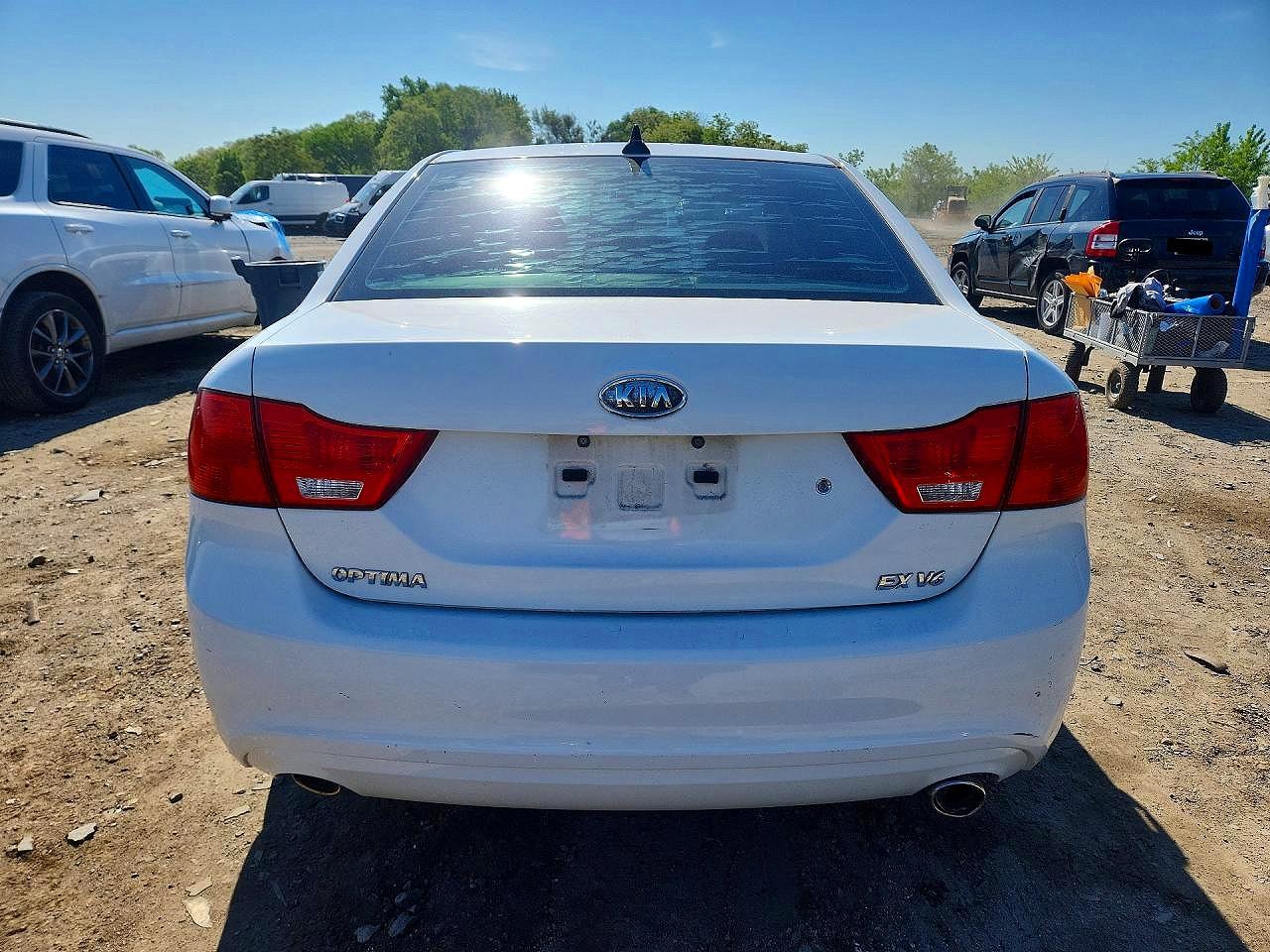 2009 Kia Optima Ex White vin: KNAGE224095322355