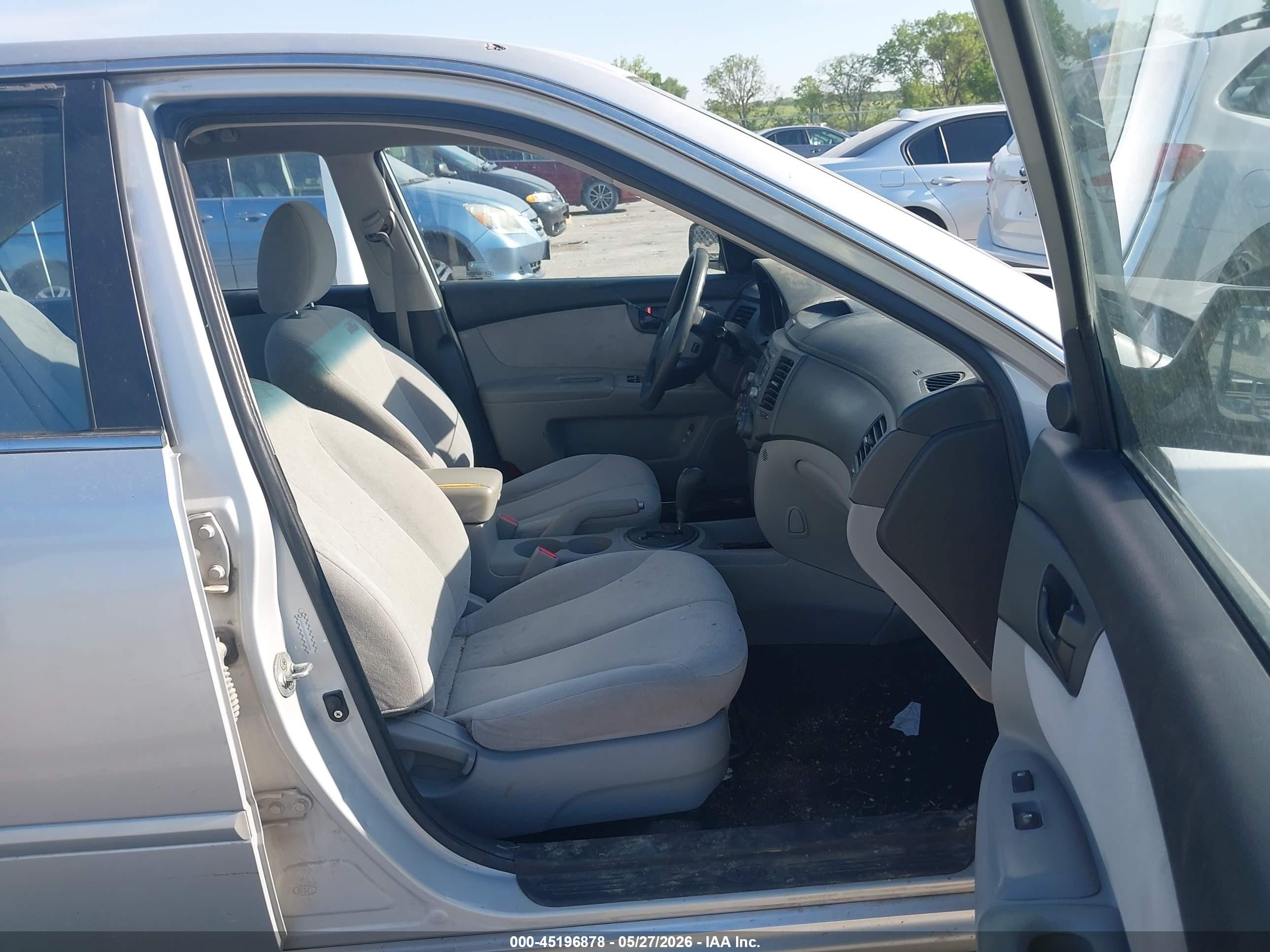 2009 Kia Optima Lx Silver vin: KNAGE228095351048