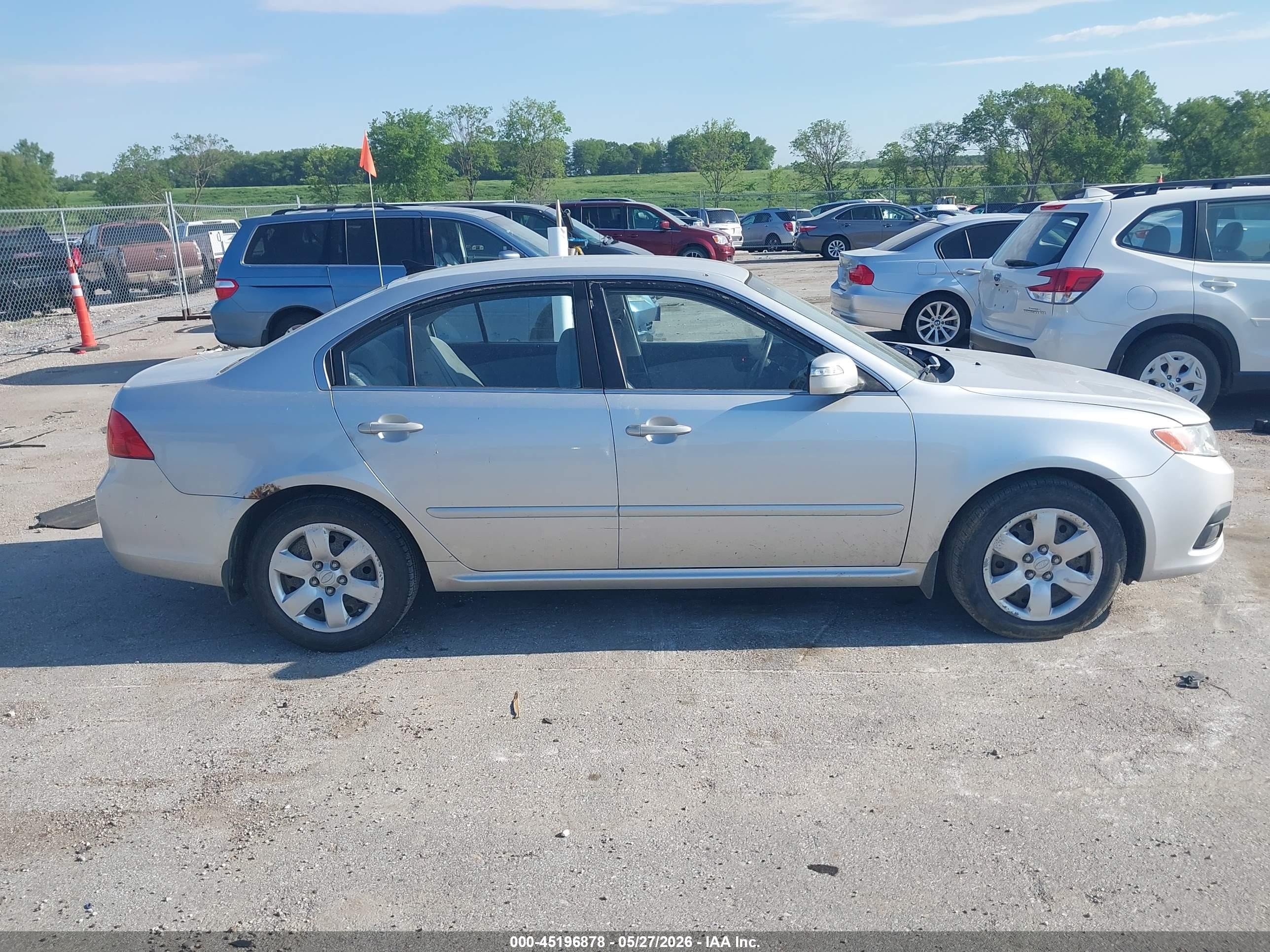 2009 Kia Optima Lx Silver vin: KNAGE228095351048
