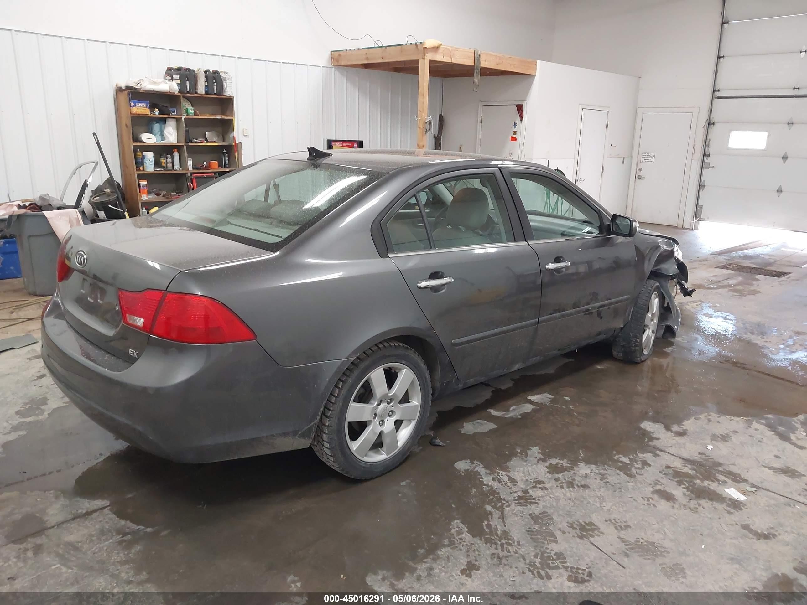 2009 Kia Optima Ex Gray vin: KNAGE228195320262