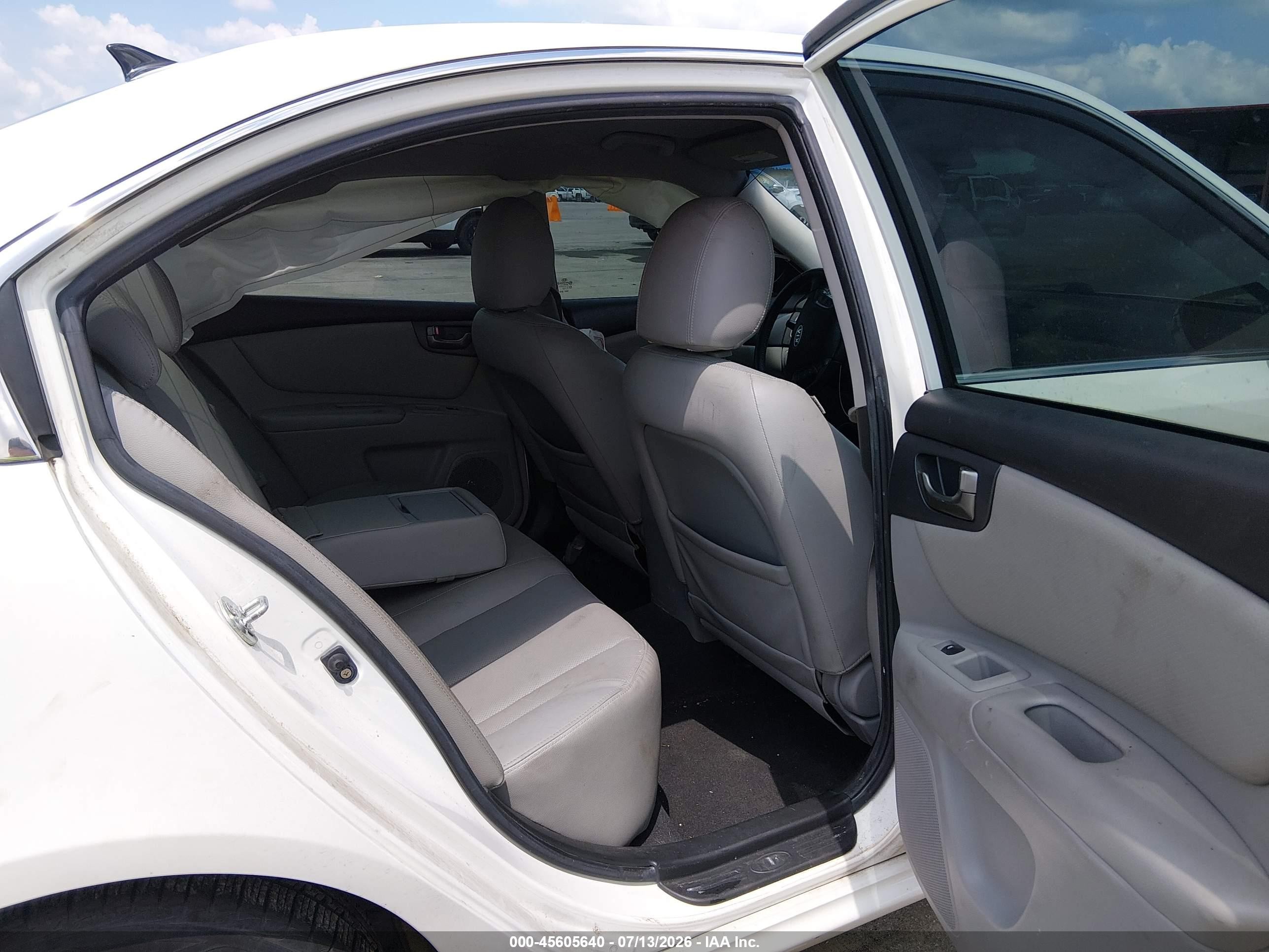 2009 Kia Optima Ex White vin: KNAGE228295295131