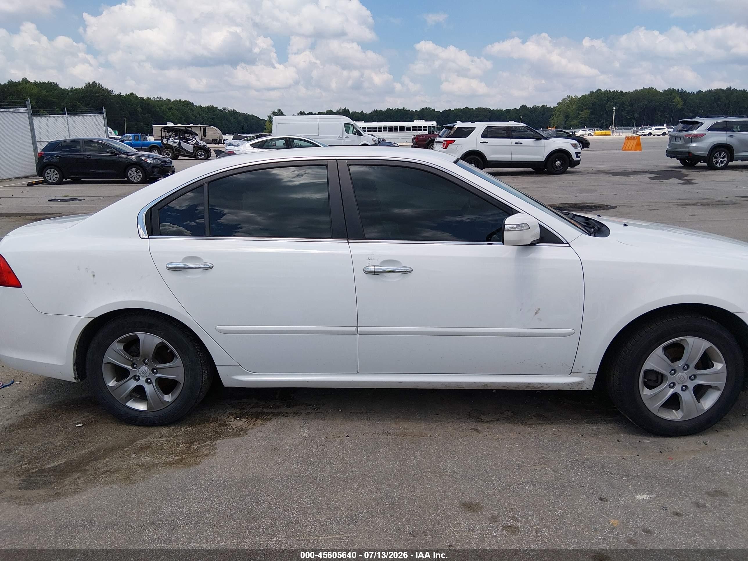 2009 Kia Optima Ex White vin: KNAGE228295295131