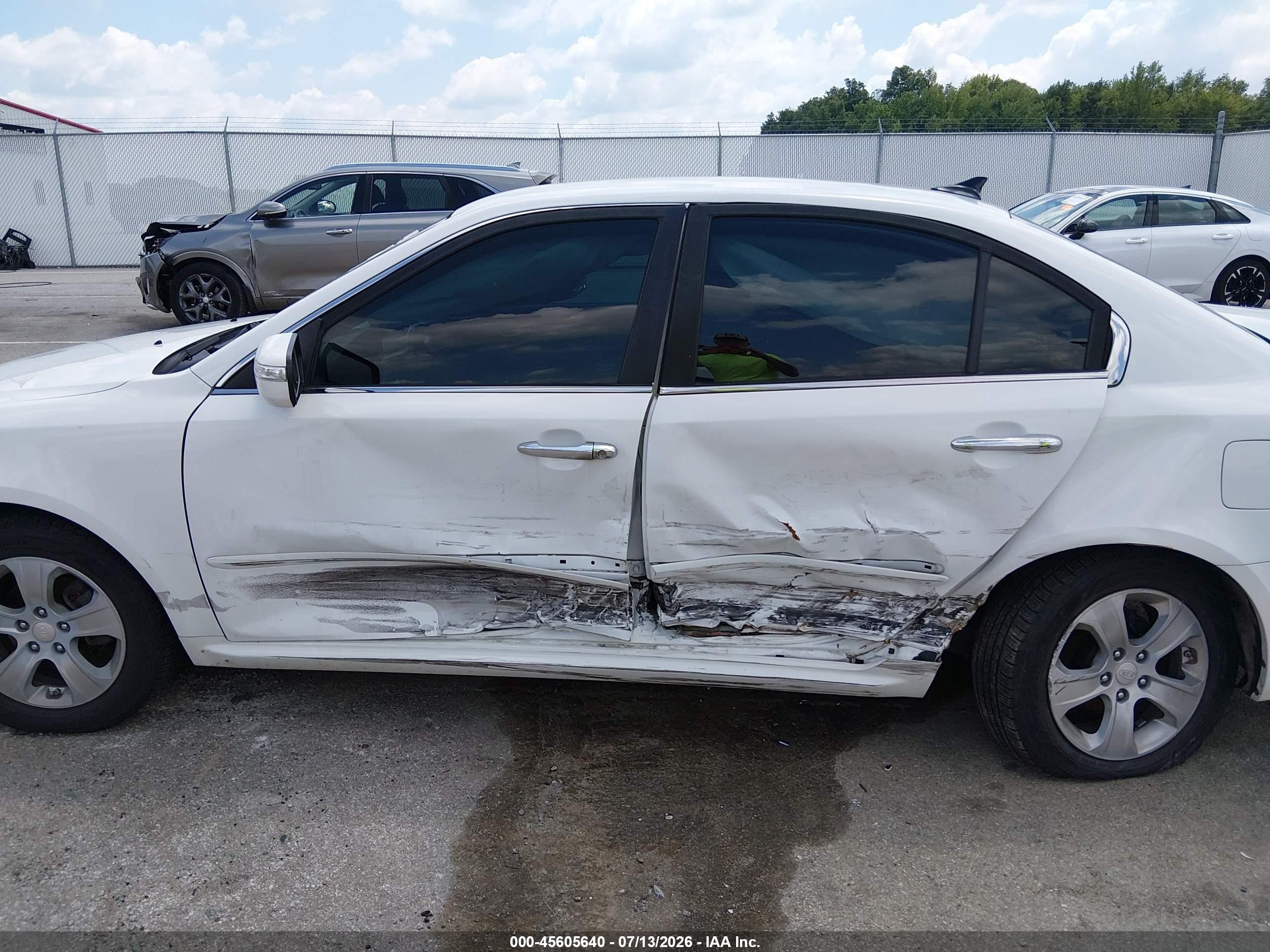 2009 Kia Optima Ex White vin: KNAGE228295295131