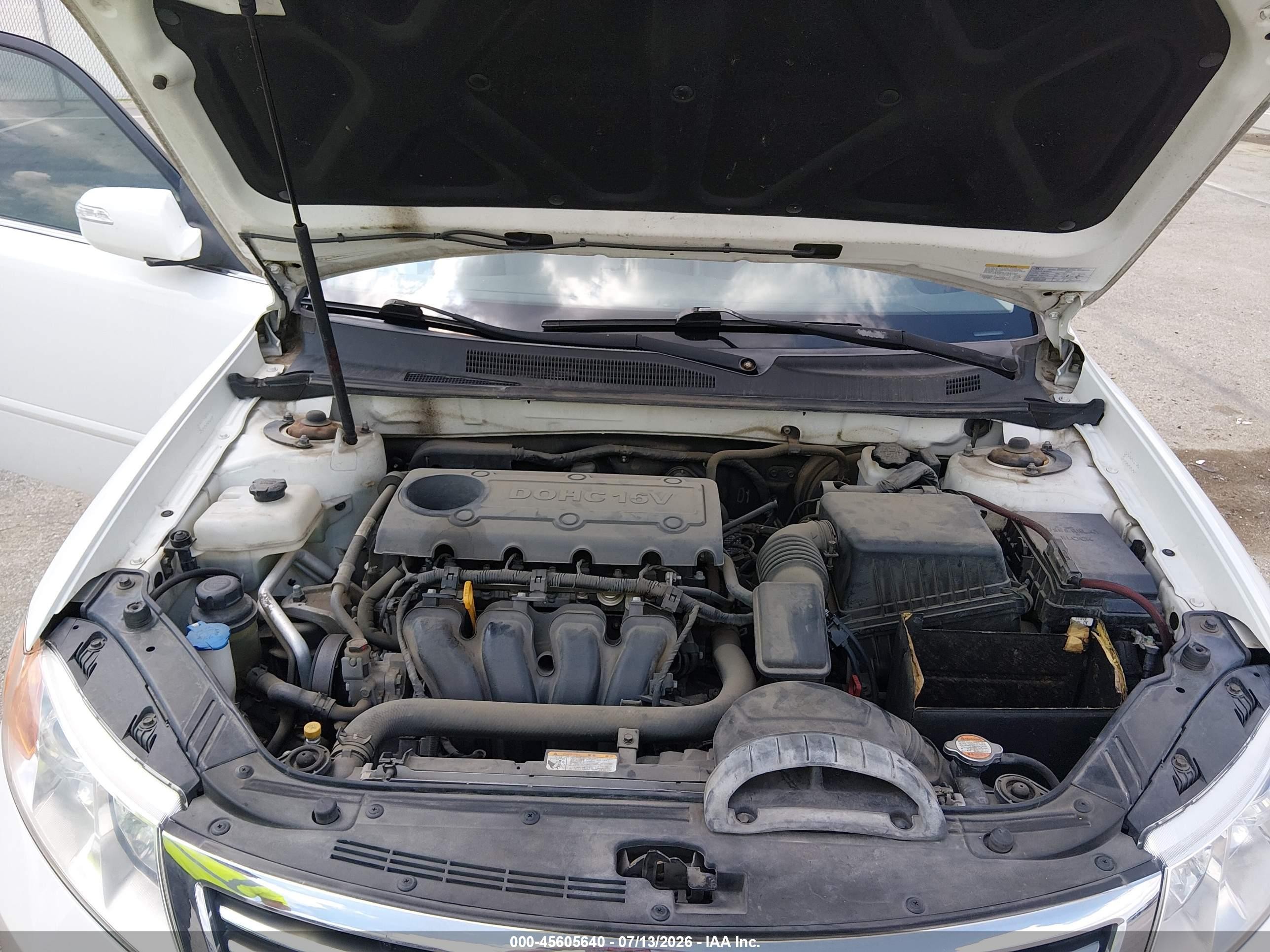 2009 Kia Optima Ex White vin: KNAGE228295295131