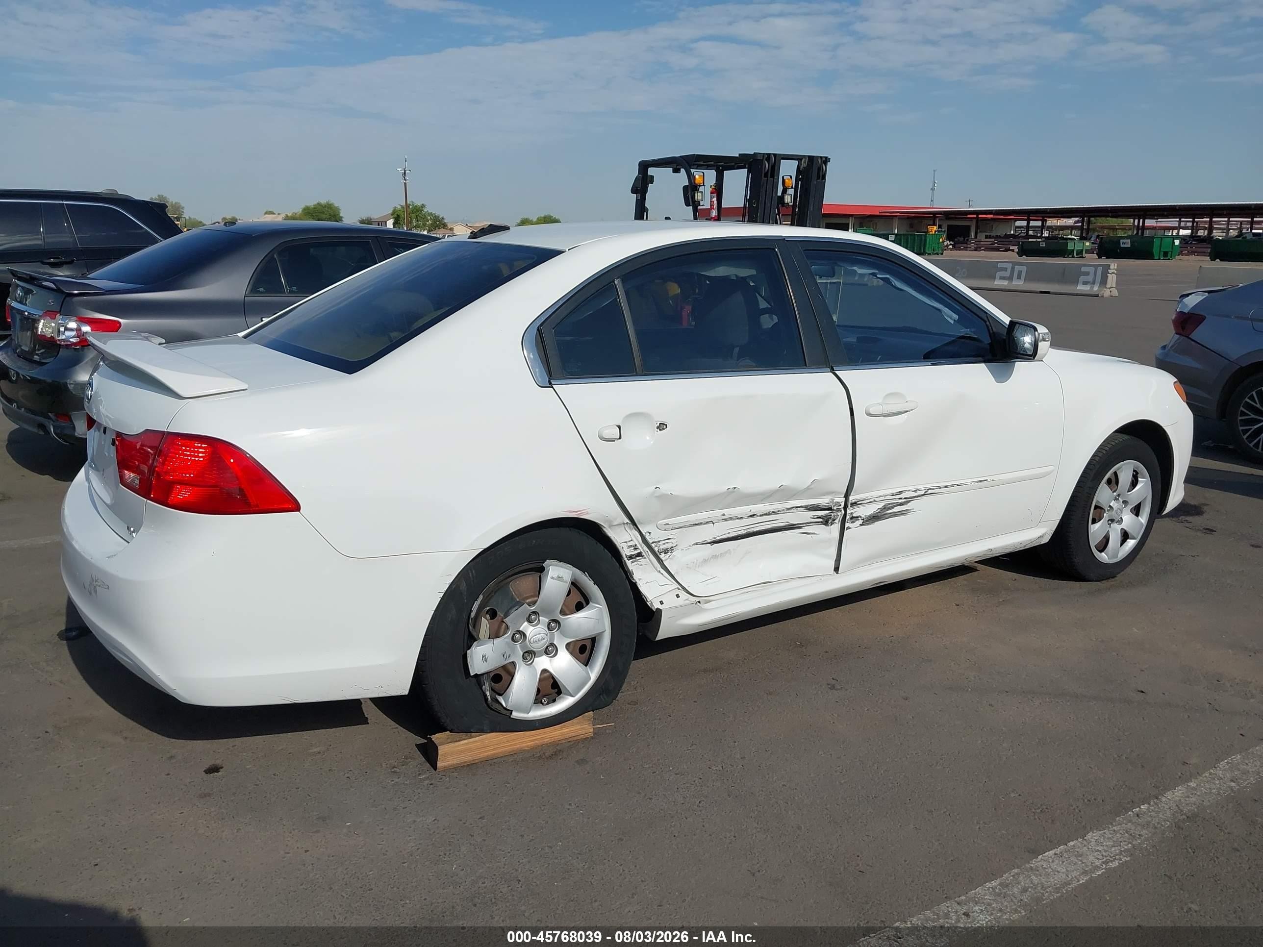 2009 Kia Optima Lx White vin: KNAGE228295314003
