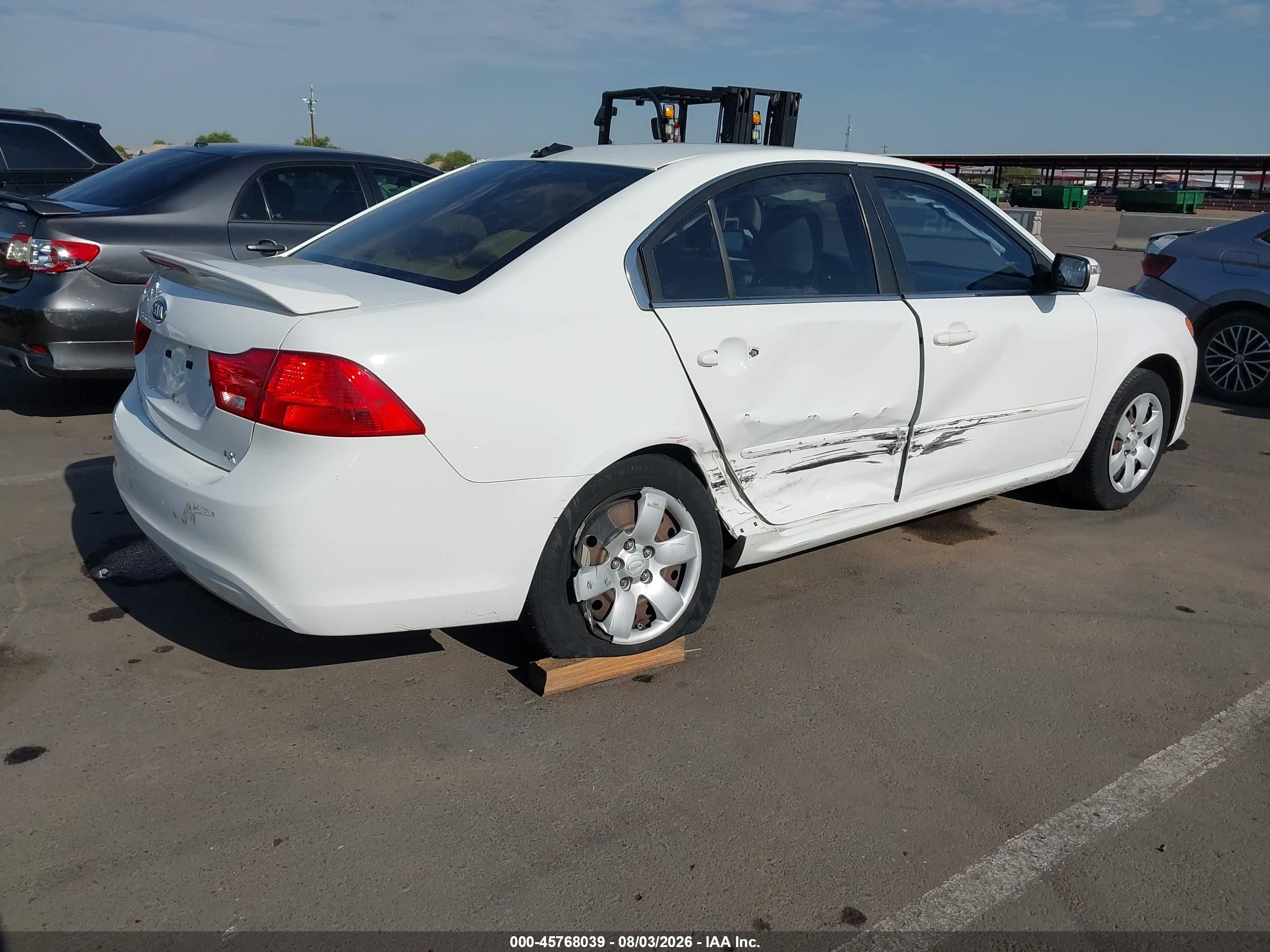 2009 Kia Optima Lx White vin: KNAGE228295314003
