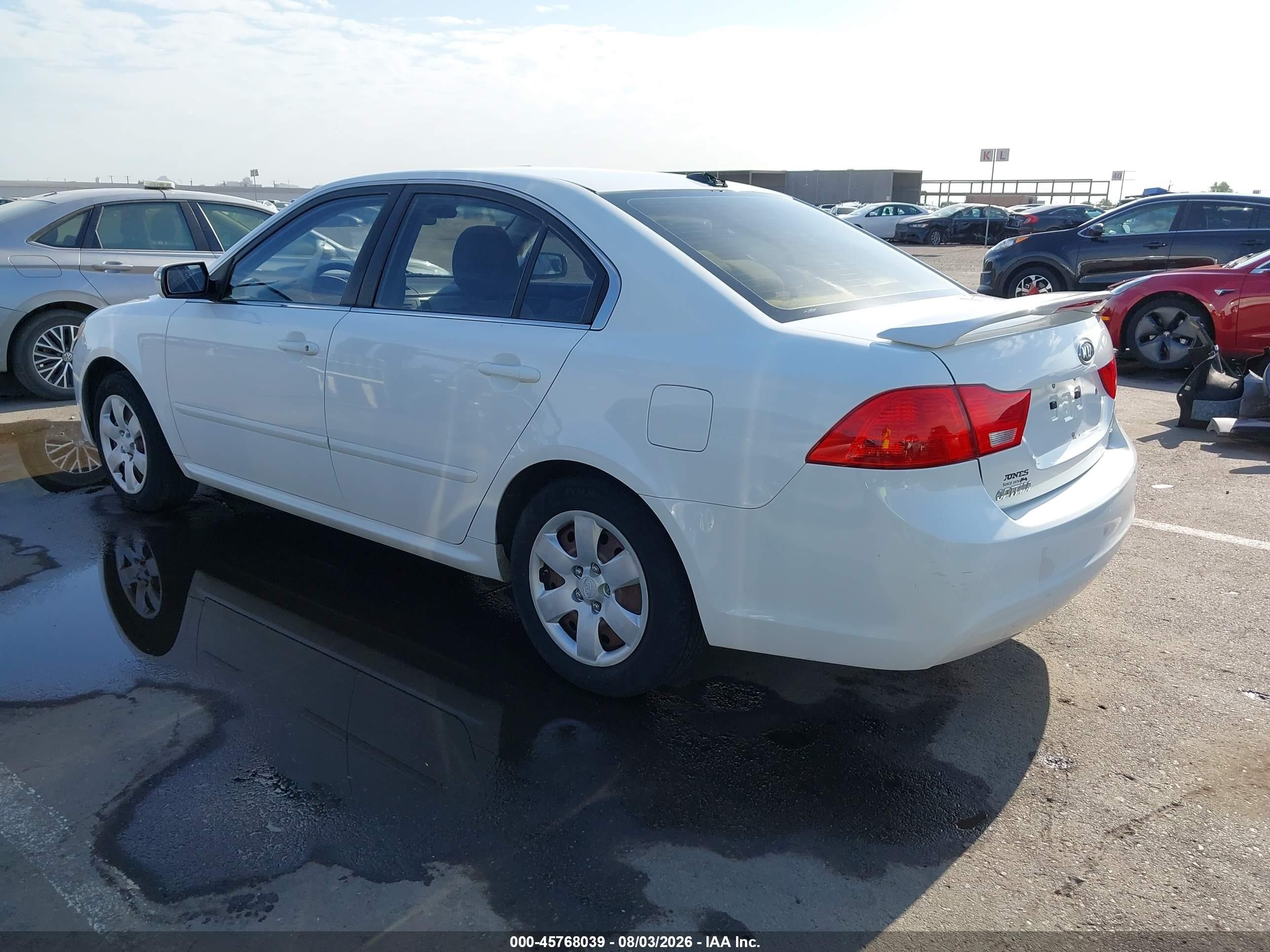 2009 Kia Optima Lx White vin: KNAGE228295314003