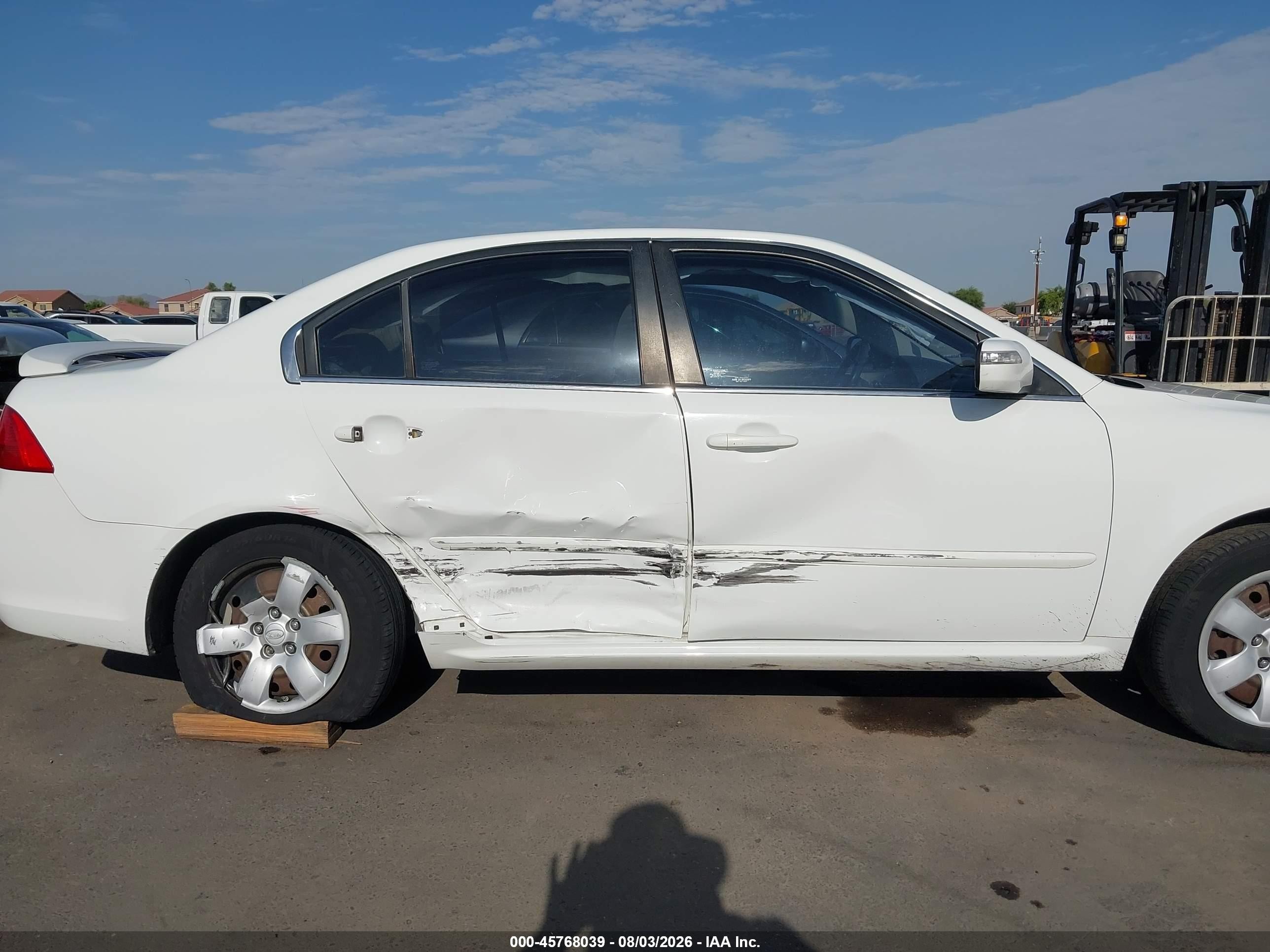 2009 Kia Optima Lx White vin: KNAGE228295314003