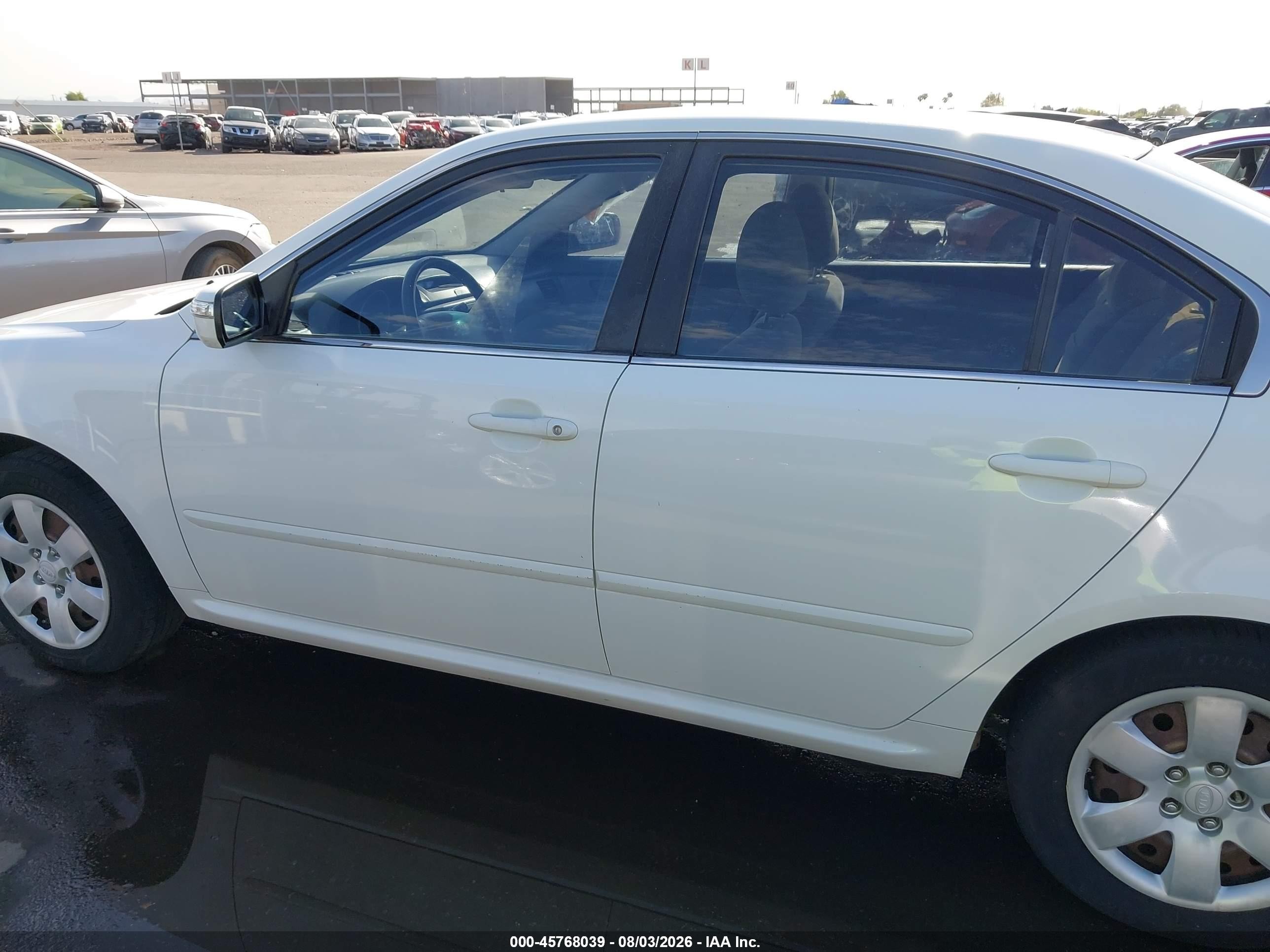 2009 Kia Optima Lx White vin: KNAGE228295314003