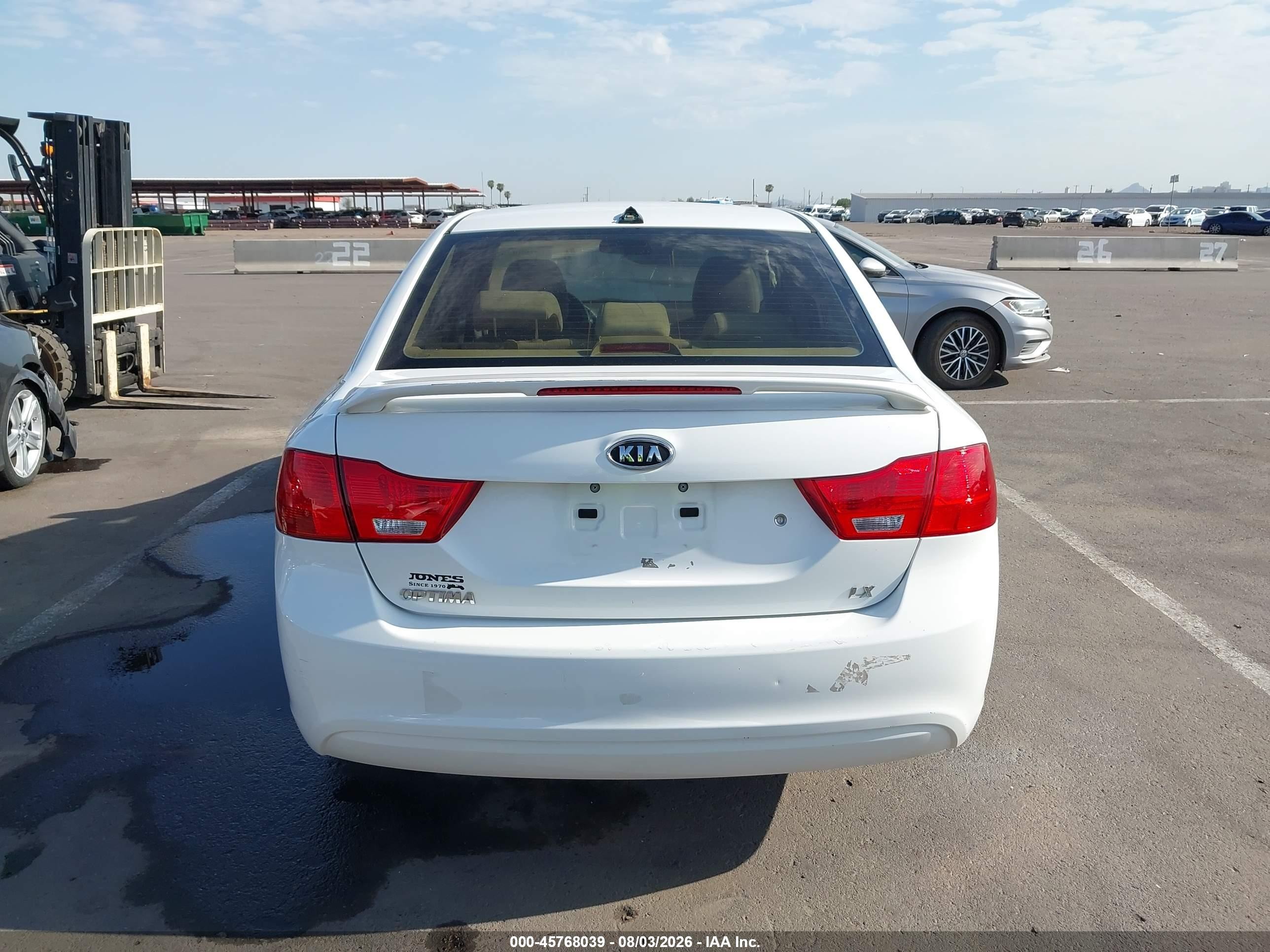2009 Kia Optima Lx White vin: KNAGE228295314003