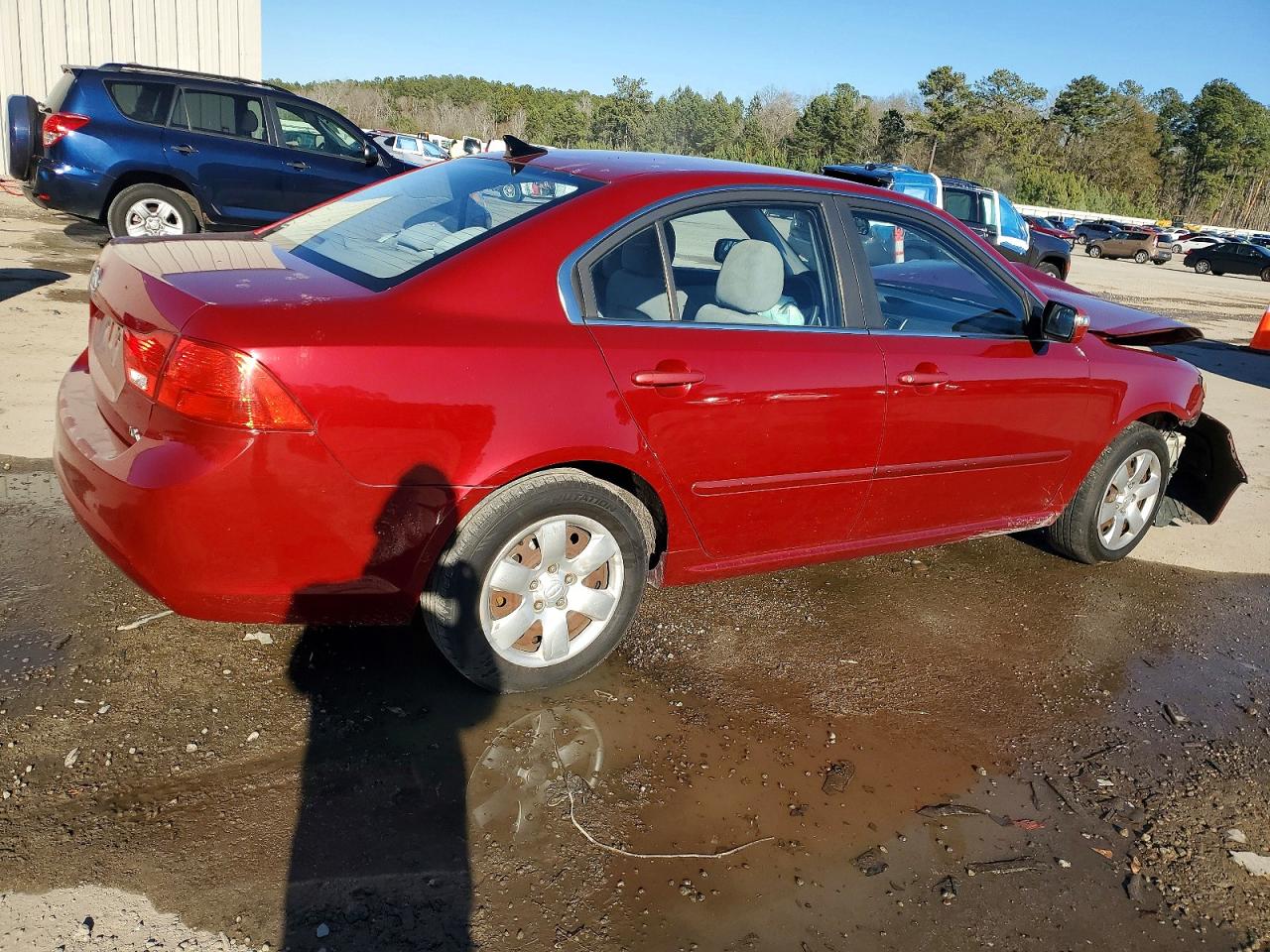 2009 Kia Optima Lx Burgundy vin: KNAGE228295319315