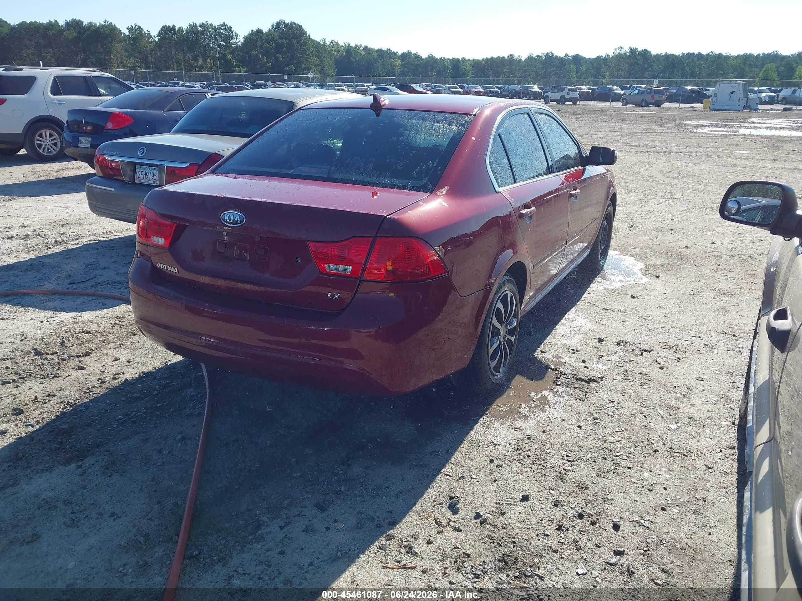 2009 Kia Optima Lx Red vin: KNAGE228295325602