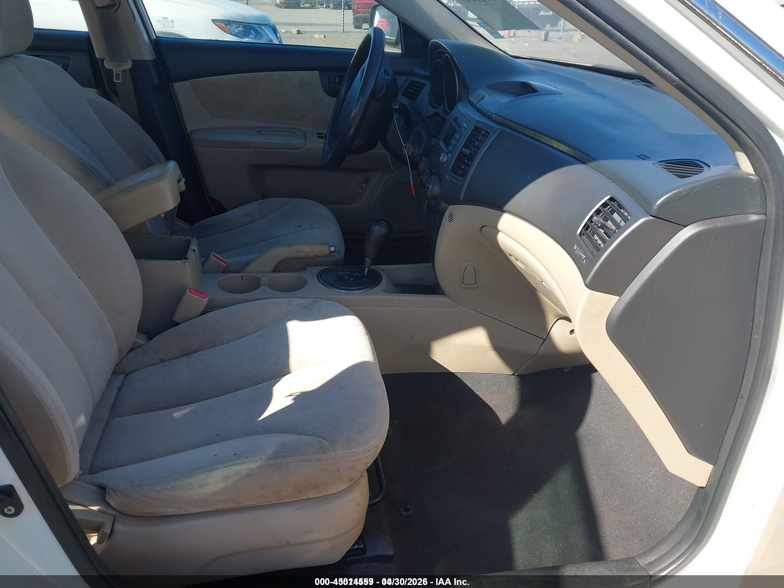 2009 Kia Optima Lx White vin: KNAGE228295367607